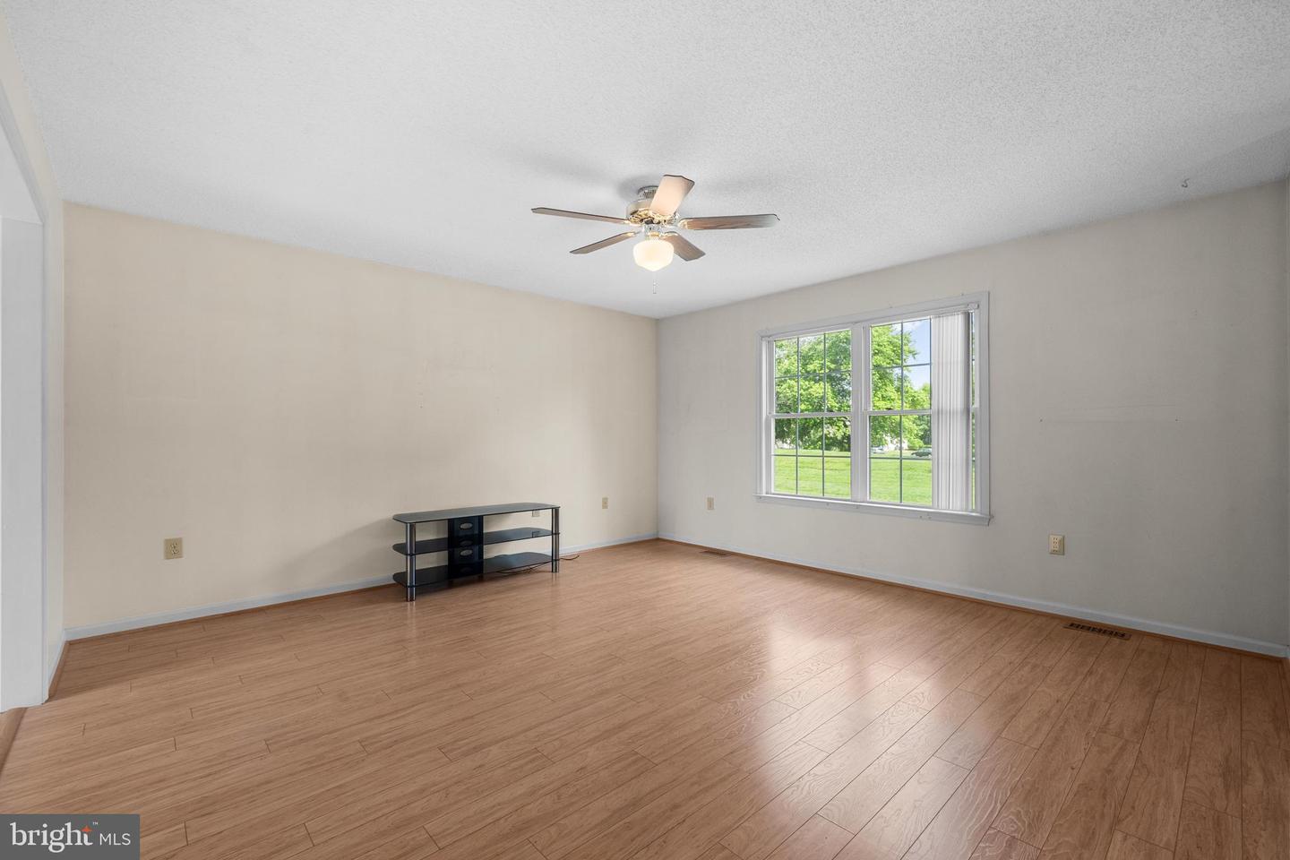 325 TEVIS ST, WINCHESTER, Virginia 22601, 3 Bedrooms Bedrooms, ,3 BathroomsBathrooms,Residential,For sale,325 TEVIS ST,VAWI2007946 MLS # VAWI2007946