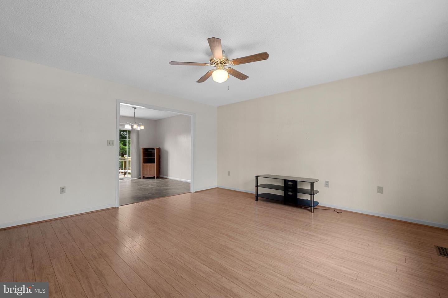 325 TEVIS ST, WINCHESTER, Virginia 22601, 3 Bedrooms Bedrooms, ,3 BathroomsBathrooms,Residential,For sale,325 TEVIS ST,VAWI2007946 MLS # VAWI2007946