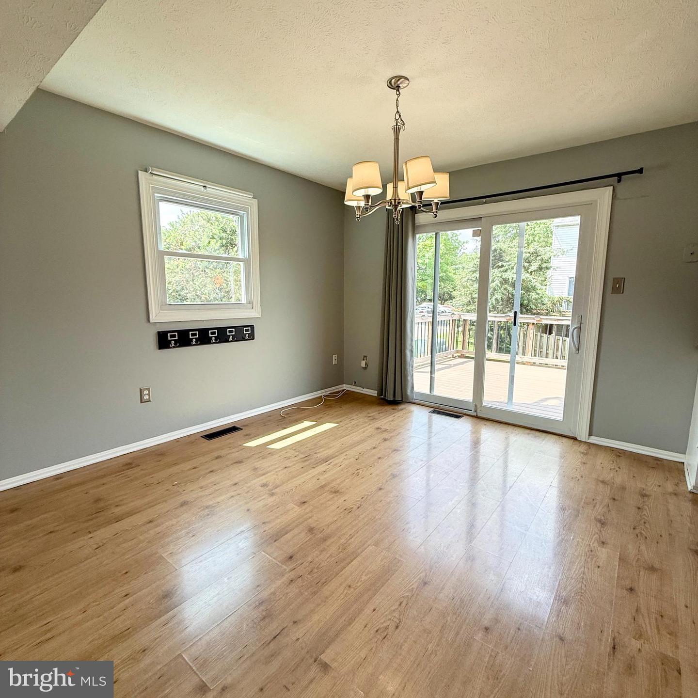 8210 VERNON ST, MANASSAS, Virginia 20109, 3 Bedrooms Bedrooms, ,2 BathroomsBathrooms,Residential,For sale,8210 VERNON ST,VAPW2096790 MLS # VAPW2096790