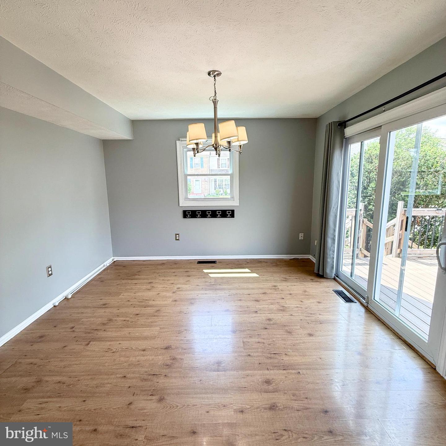 8210 VERNON ST, MANASSAS, Virginia 20109, 3 Bedrooms Bedrooms, ,2 BathroomsBathrooms,Residential,For sale,8210 VERNON ST,VAPW2096790 MLS # VAPW2096790