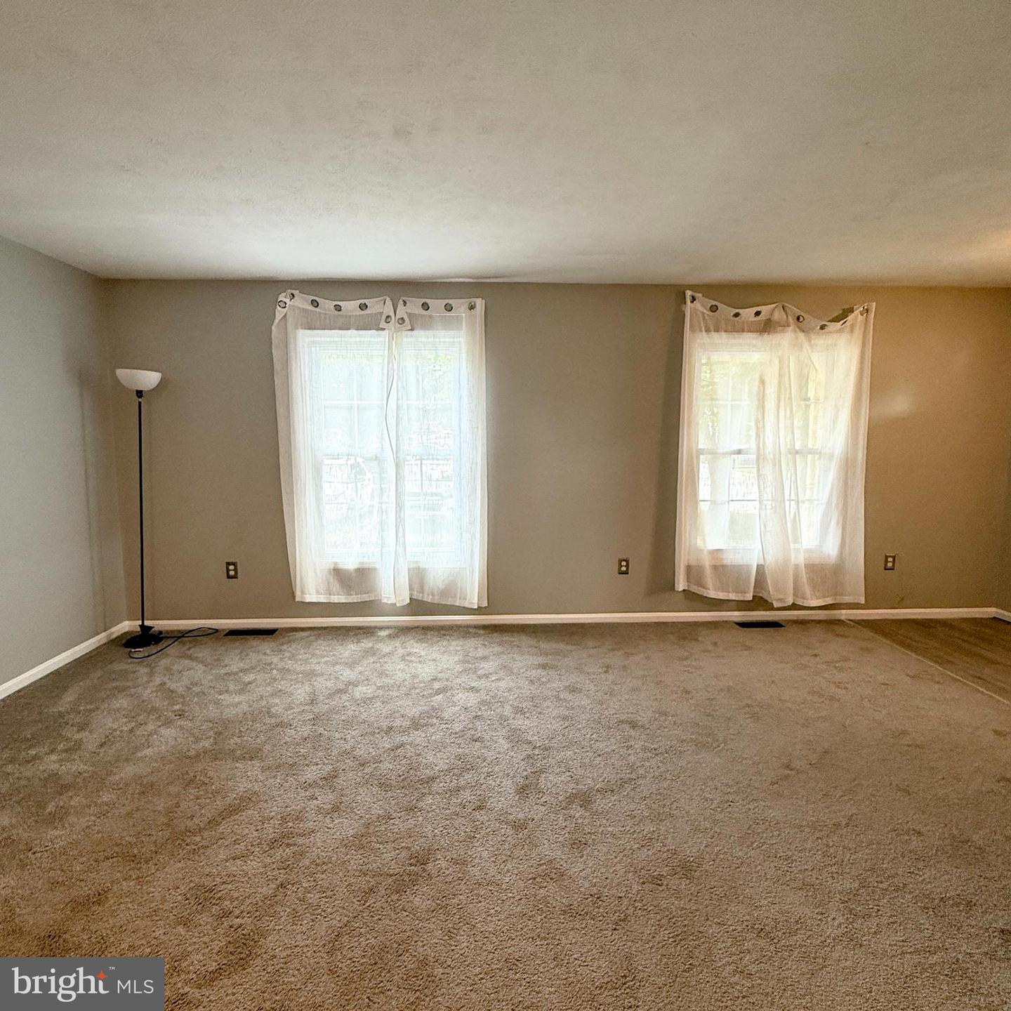 8210 VERNON ST, MANASSAS, Virginia 20109, 3 Bedrooms Bedrooms, ,2 BathroomsBathrooms,Residential,For sale,8210 VERNON ST,VAPW2096790 MLS # VAPW2096790