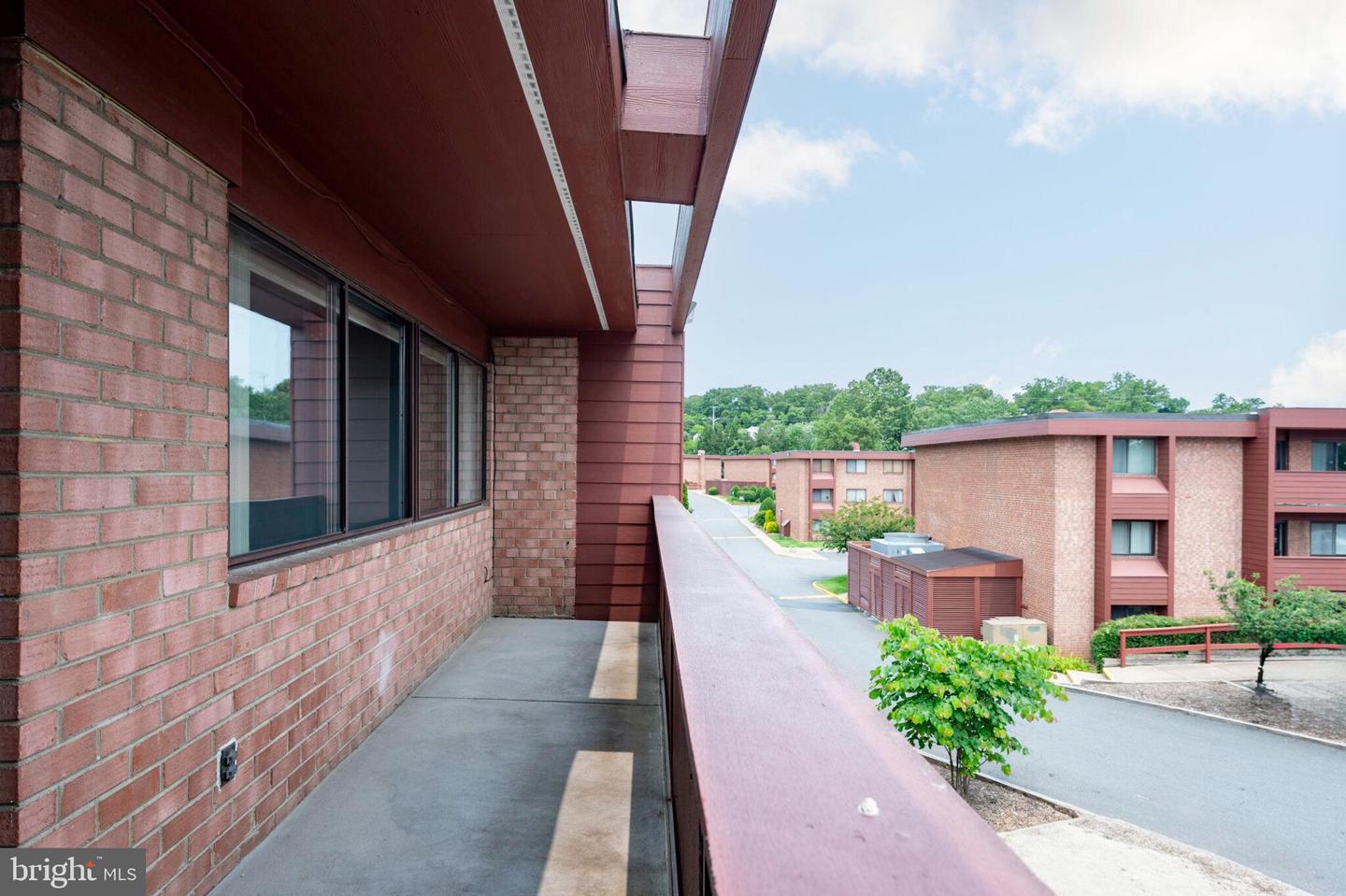 1529 S GEORGE MASON DR #20, ARLINGTON, Virginia 22204, 1 Bedroom Bedrooms, ,1 BathroomBathrooms,Residential,For sale,1529 S GEORGE MASON DR #20,VAAR2059058 MLS # VAAR2059058