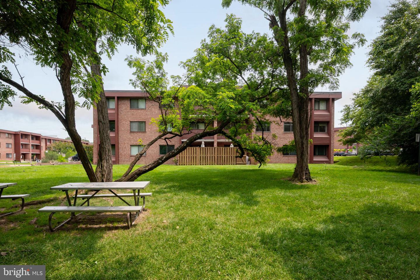 1529 S GEORGE MASON DR #20, ARLINGTON, Virginia 22204, 1 Bedroom Bedrooms, ,1 BathroomBathrooms,Residential,For sale,1529 S GEORGE MASON DR #20,VAAR2059058 MLS # VAAR2059058
