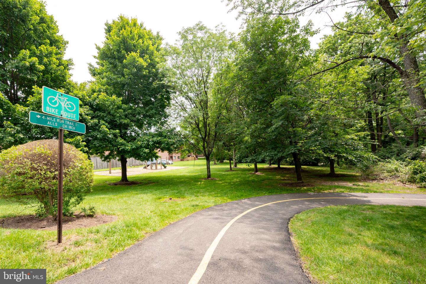 1529 S GEORGE MASON DR #20, ARLINGTON, Virginia 22204, 1 Bedroom Bedrooms, ,1 BathroomBathrooms,Residential,For sale,1529 S GEORGE MASON DR #20,VAAR2059058 MLS # VAAR2059058