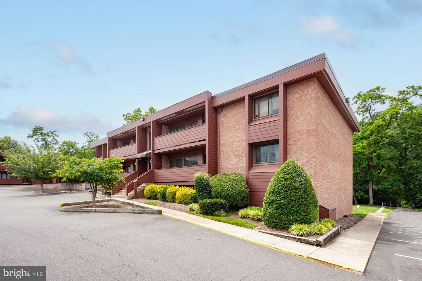 1529 S GEORGE MASON DR #20, ARLINGTON, Virginia 22204, 1 Bedroom Bedrooms, ,1 BathroomBathrooms,Residential,For sale,1529 S GEORGE MASON DR #20,VAAR2059058 MLS # VAAR2059058