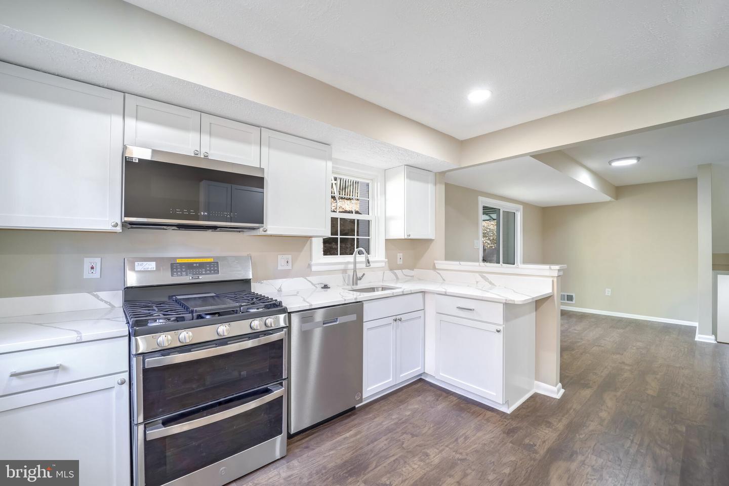 3009 S HILL ST, ARLINGTON, Virginia 22202, 5 Bedrooms Bedrooms, ,2 BathroomsBathrooms,Residential,For sale,3009 S HILL ST,VAAR2059066 MLS # VAAR2059066