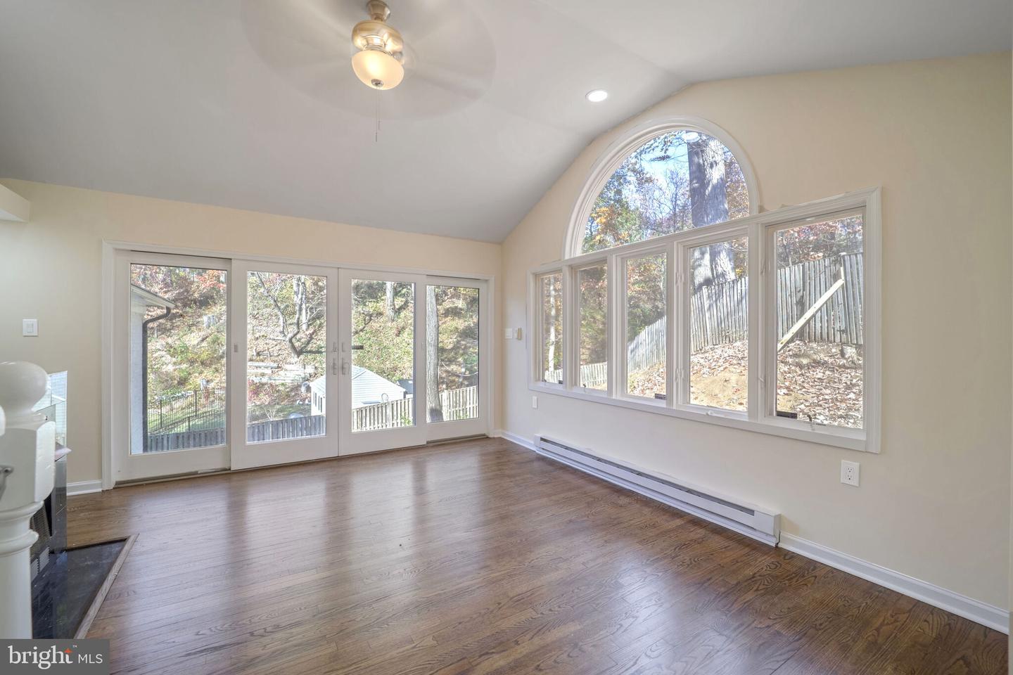 3009 S HILL ST, ARLINGTON, Virginia 22202, 5 Bedrooms Bedrooms, ,2 BathroomsBathrooms,Residential,For sale,3009 S HILL ST,VAAR2059066 MLS # VAAR2059066