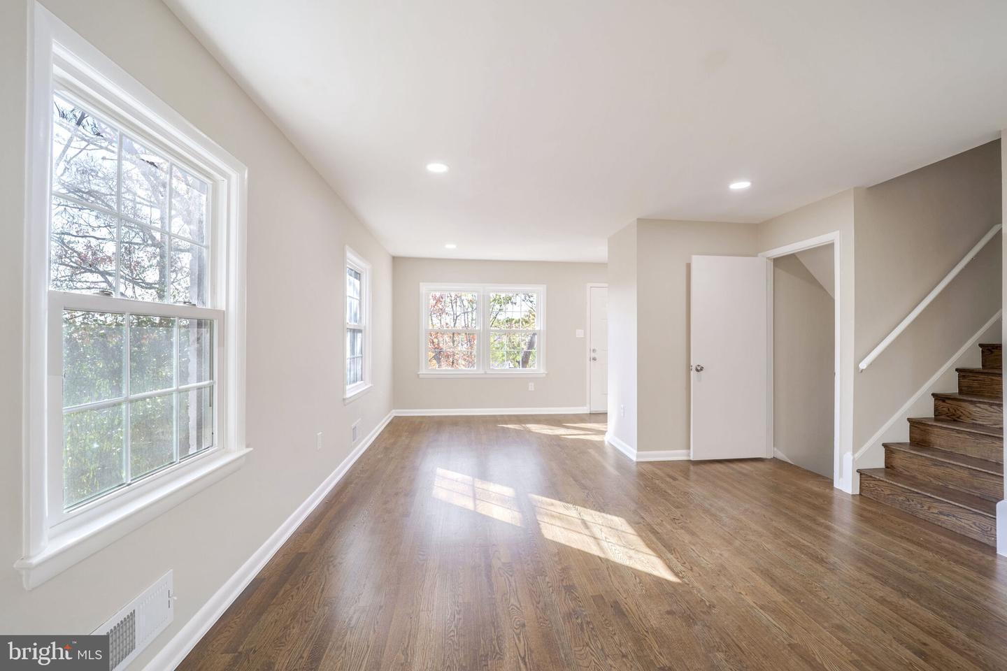 3009 S HILL ST, ARLINGTON, Virginia 22202, 5 Bedrooms Bedrooms, ,2 BathroomsBathrooms,Residential,For sale,3009 S HILL ST,VAAR2059066 MLS # VAAR2059066