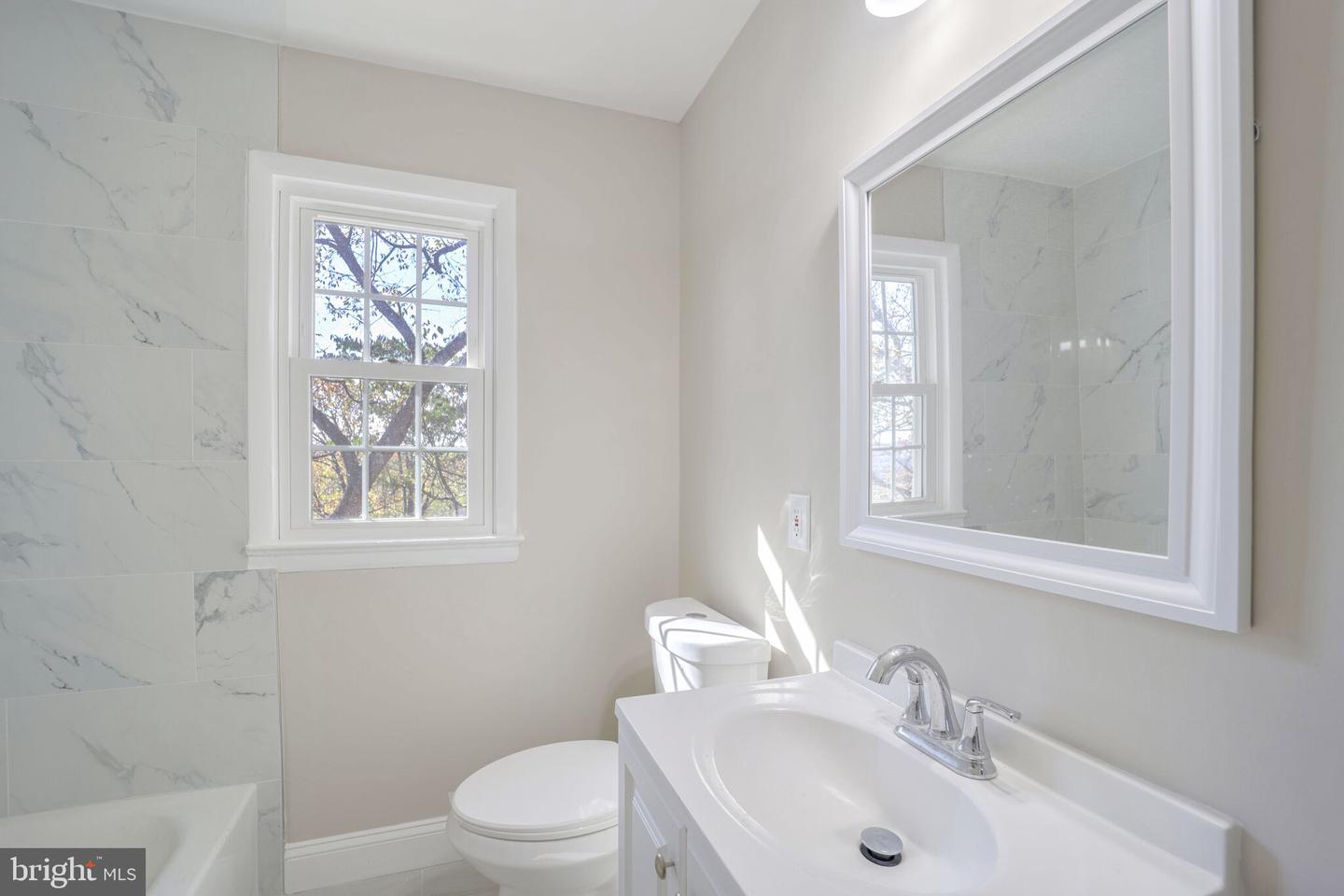 3009 S HILL ST, ARLINGTON, Virginia 22202, 5 Bedrooms Bedrooms, ,2 BathroomsBathrooms,Residential,For sale,3009 S HILL ST,VAAR2059066 MLS # VAAR2059066