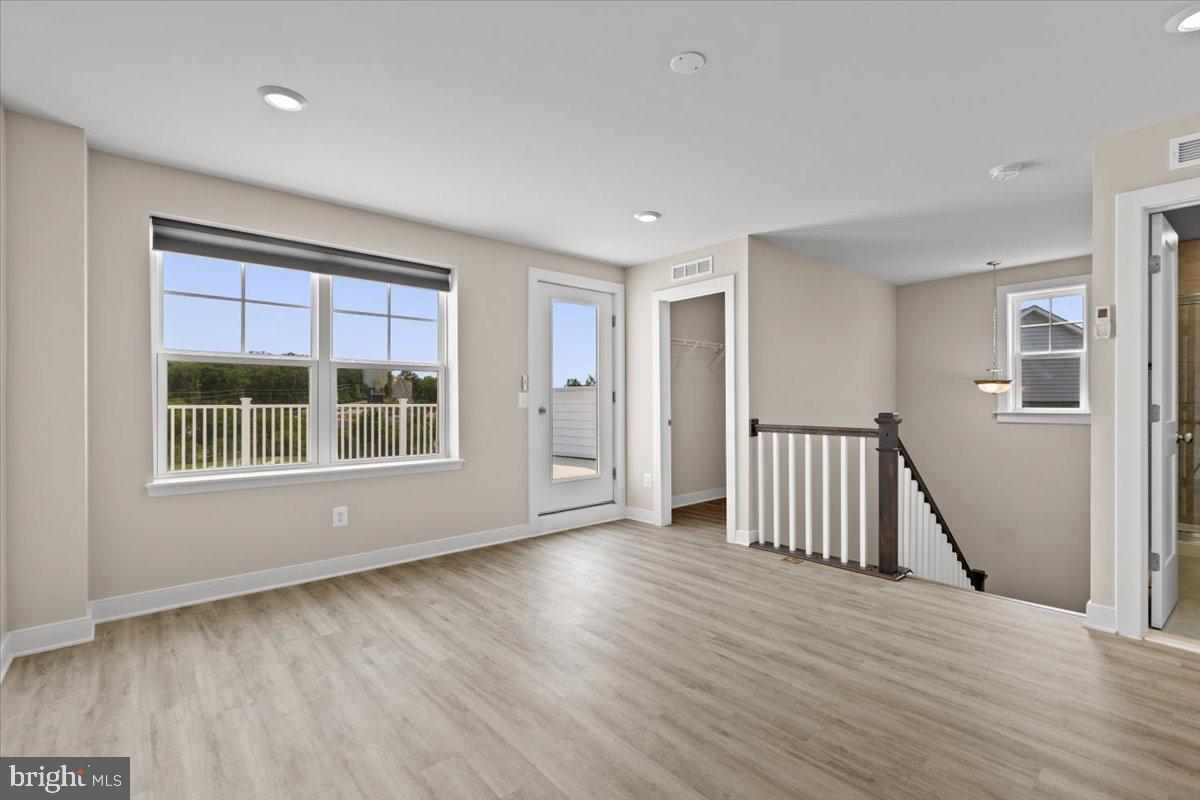 42995 LOST FARM TER, LEESBURG, Virginia 20175, 4 Bedrooms Bedrooms, ,4 BathroomsBathrooms,Residential,For sale,42995 LOST FARM TER,VALO2099294 MLS # VALO2099294
