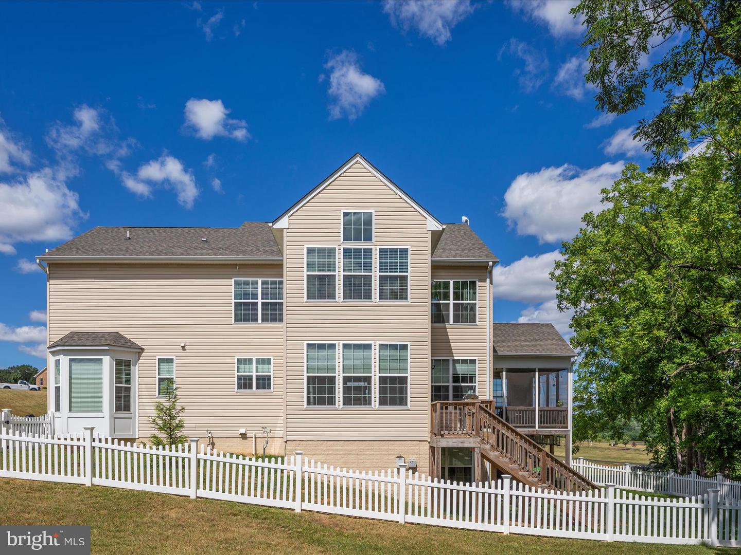 131 CHANTERELLE CT, STEPHENS CITY, Virginia 22655, 4 Bedrooms Bedrooms, ,3 BathroomsBathrooms,Residential,For sale,131 CHANTERELLE CT,VAFV2034810 MLS # VAFV2034810