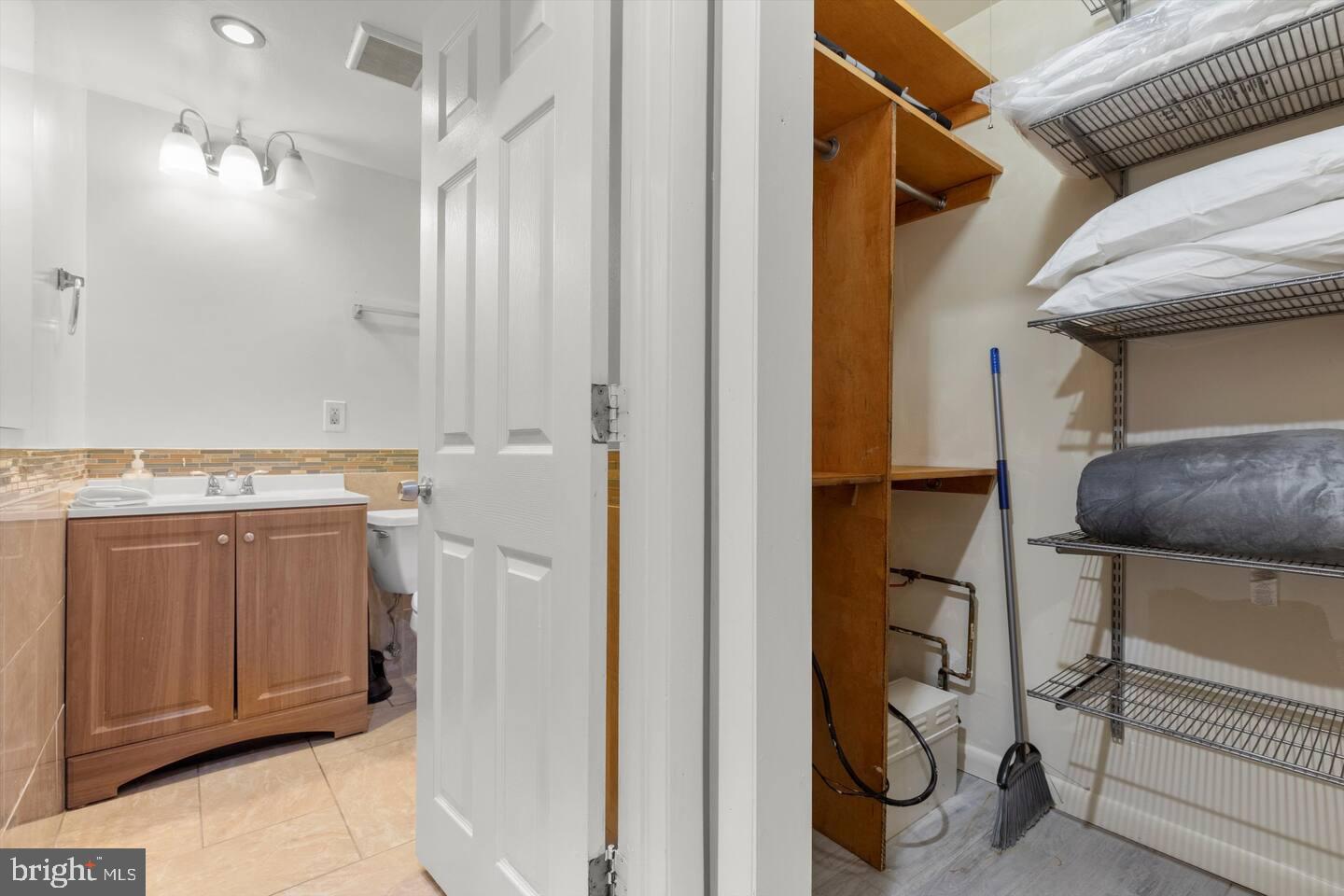4555 MACARTHUR BLVD NW #G5, WASHINGTON, District Of Columbia 20007, 1 Bedroom Bedrooms, ,1 BathroomBathrooms,Residential,For sale,4555 MACARTHUR BLVD NW #G5,DCDC2205274 MLS # DCDC2205274