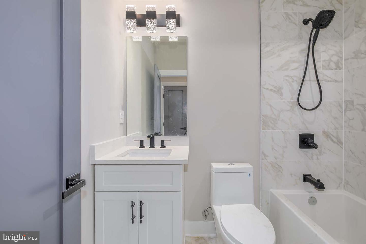1237 OATES ST NE #2, WASHINGTON, District Of Columbia 20002, 3 Bedrooms Bedrooms, ,2 BathroomsBathrooms,Residential,For sale,1237 OATES ST NE #2,DCDC2205316 MLS # DCDC2205316