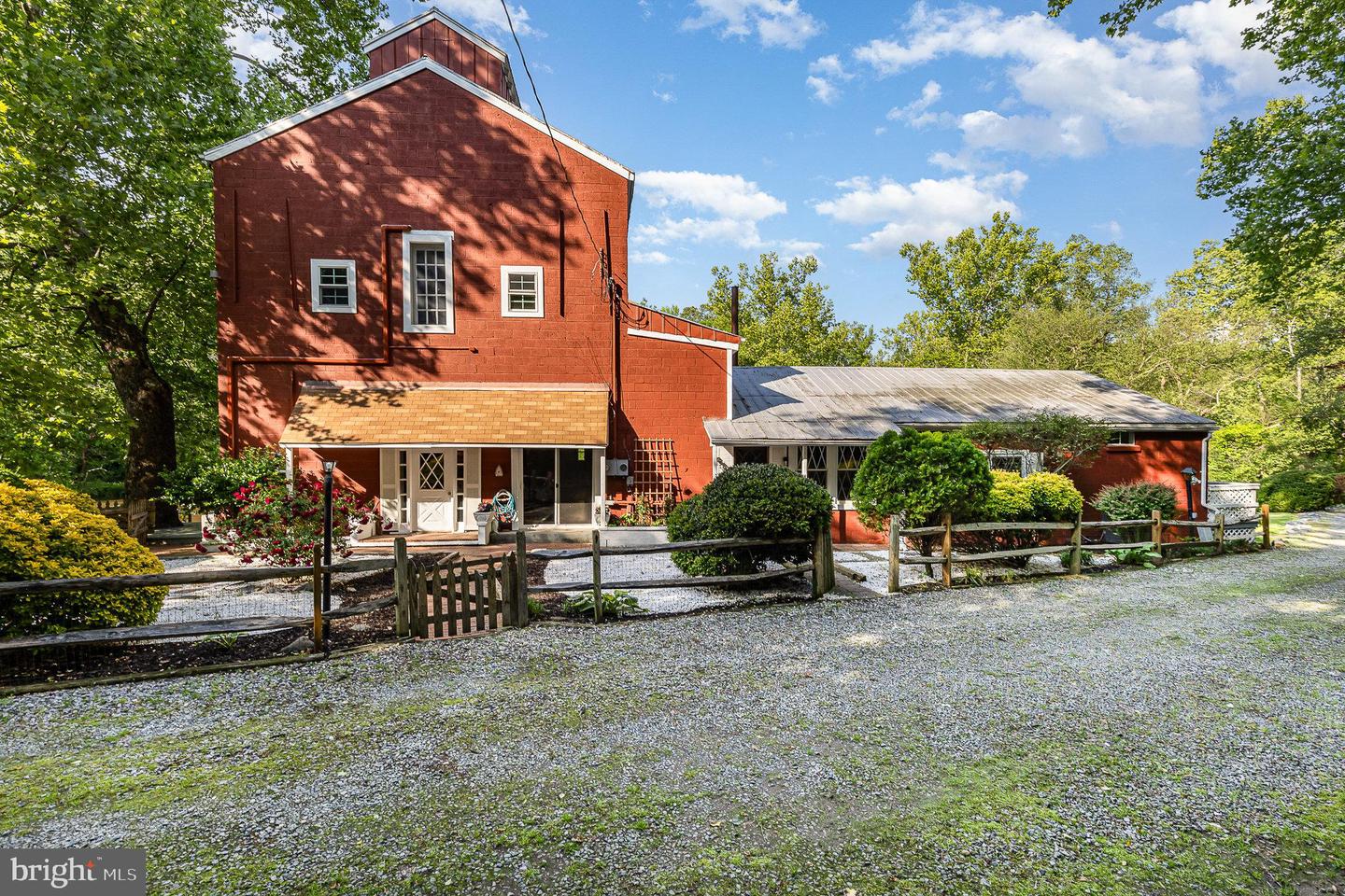 6908 S ROXBURY MILL RD, SPOTSYLVANIA, Virginia 22551, ,Land,For sale,6908 S ROXBURY MILL RD,VASP2033748 MLS # VASP2033748