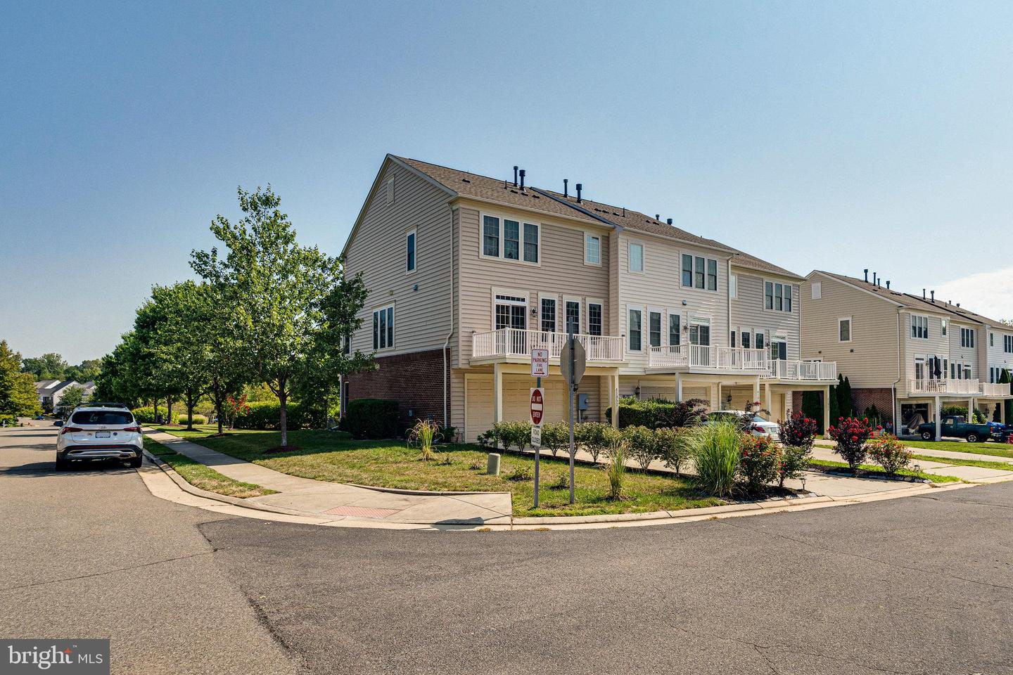 41052 COLTRANE SQ, LEESBURG, Virginia 20175, 3 Bedrooms Bedrooms, ,3 BathroomsBathrooms,Residential,For sale,41052 COLTRANE SQ,VALO2076632 MLS # VALO2076632
