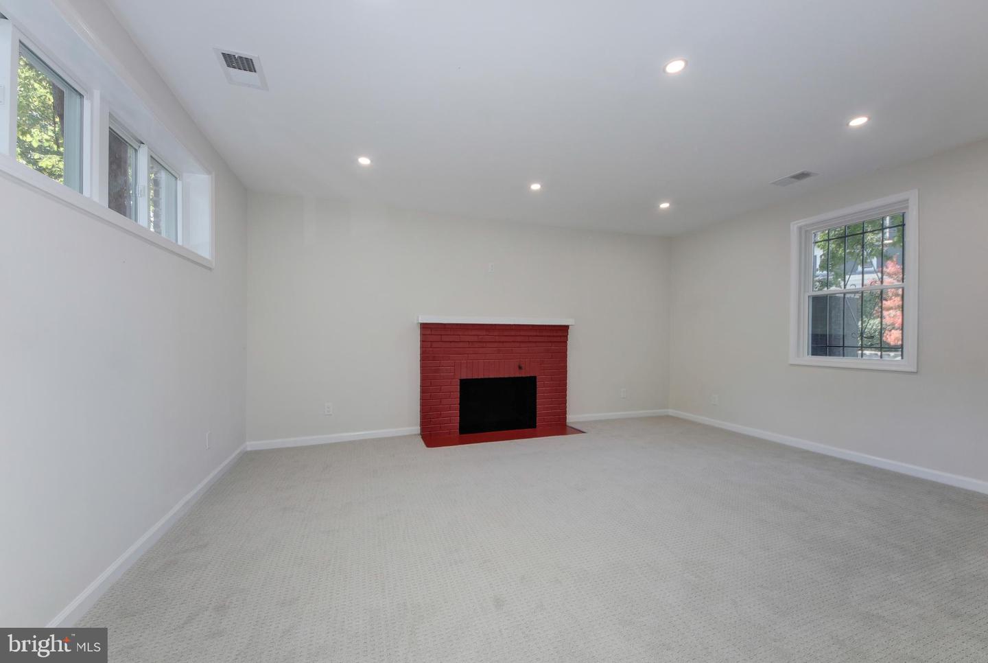 5200 KANSAS AVE NW, WASHINGTON, District Of Columbia 20011, 6 Bedrooms Bedrooms, ,3 BathroomsBathrooms,Residential,For sale,5200 KANSAS AVE NW,DCDC2165744 MLS # DCDC2165744