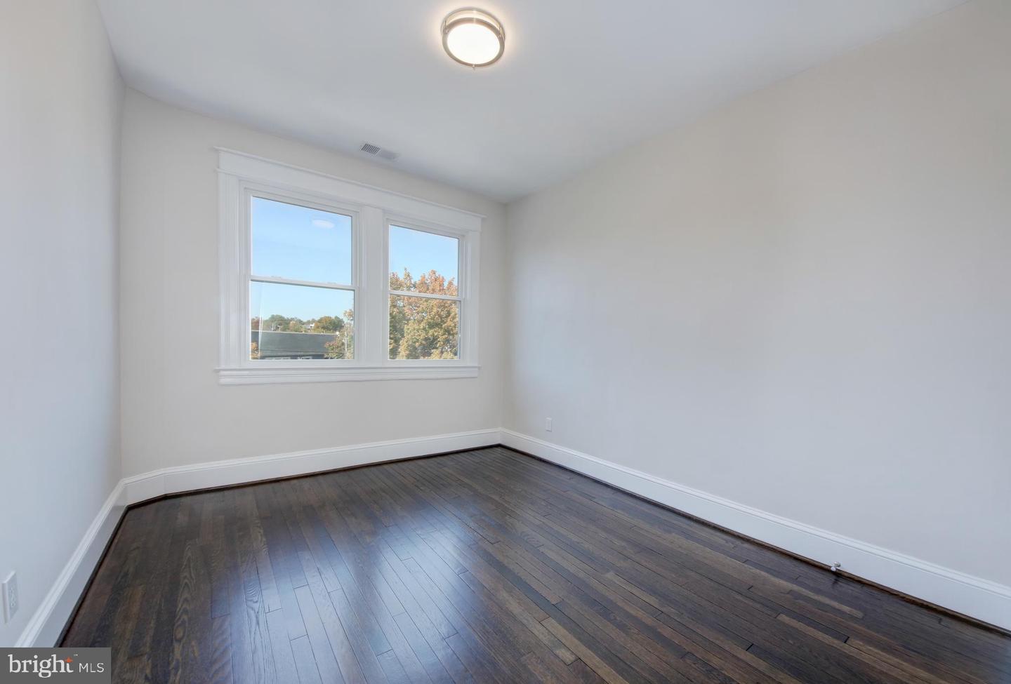 5200 KANSAS AVE NW, WASHINGTON, District Of Columbia 20011, 6 Bedrooms Bedrooms, ,3 BathroomsBathrooms,Residential,For sale,5200 KANSAS AVE NW,DCDC2165744 MLS # DCDC2165744
