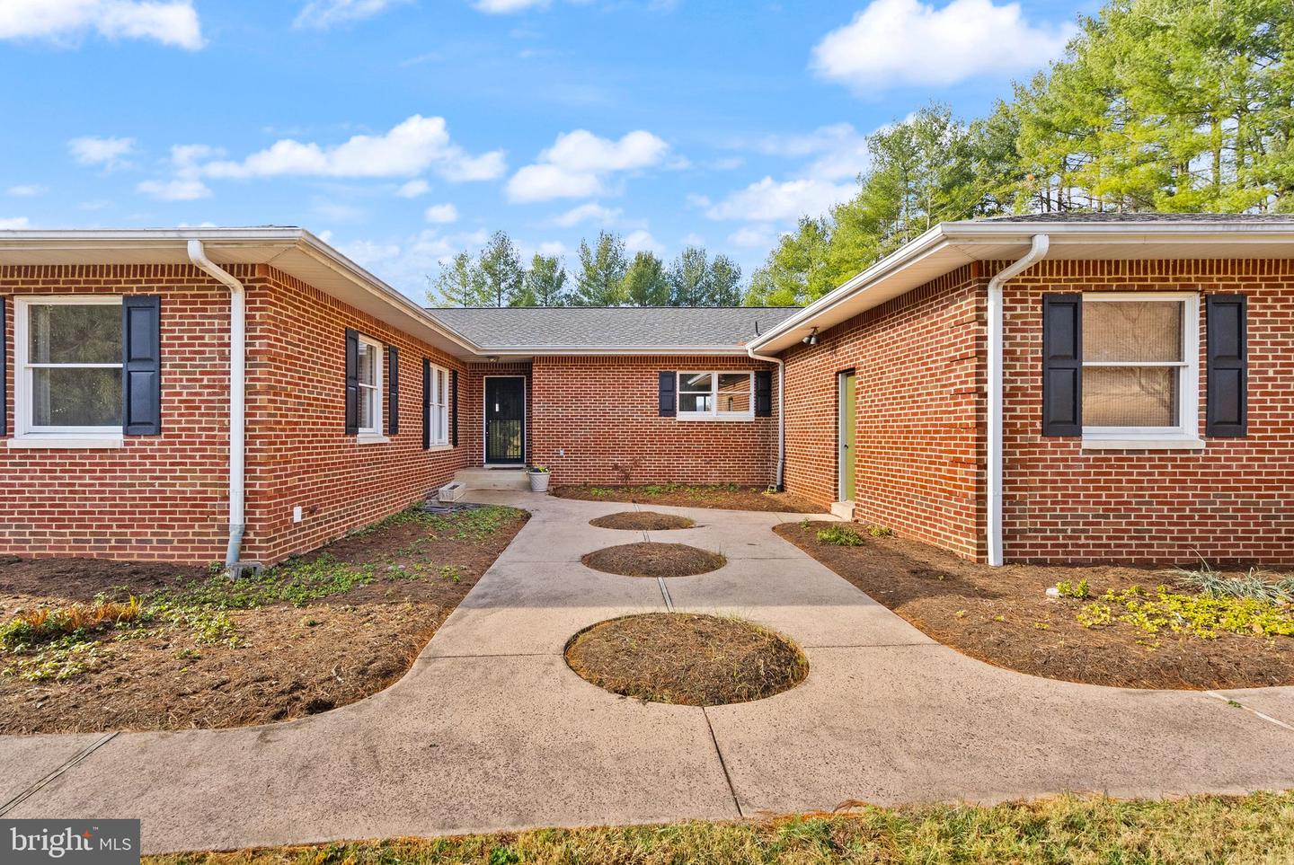 375 SEVEN PONDS RD, AMISSVILLE, Virginia 20106, 7 Bedrooms Bedrooms, ,4 BathroomsBathrooms,Residential,For sale,375 SEVEN PONDS RD,VARP2001876 MLS # VARP2001876