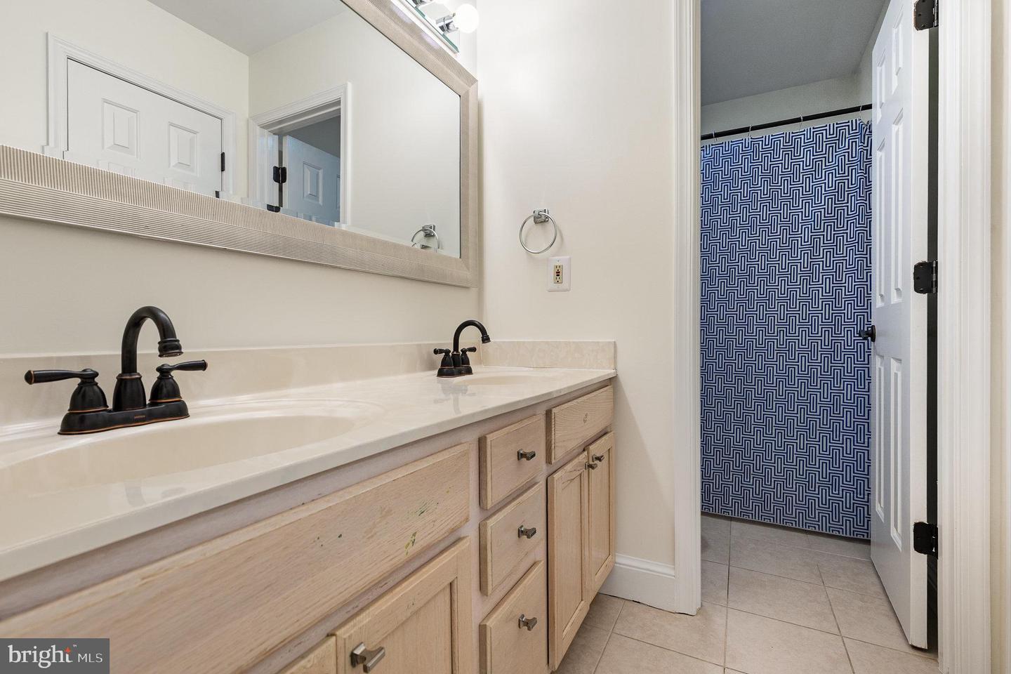 5811 WINDSOR RETREAT, WARRENTON, Virginia 20187, 4 Bedrooms Bedrooms, ,2 BathroomsBathrooms,Residential,For sale,5811 WINDSOR RETREAT,VAFQ2015172 MLS # VAFQ2015172