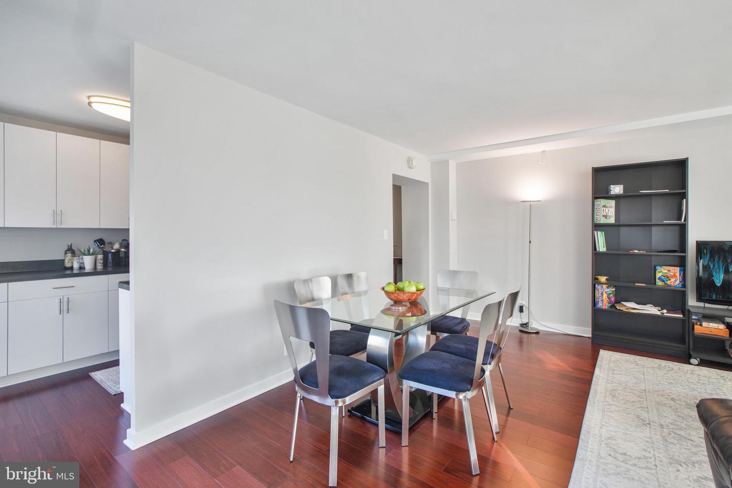 1101 3RD ST SW #104, WASHINGTON, District Of Columbia 20024, 2 Bedrooms Bedrooms, ,1 BathroomBathrooms,Residential,For sale,1101 3RD ST SW #104,DCDC2191518 MLS # DCDC2191518