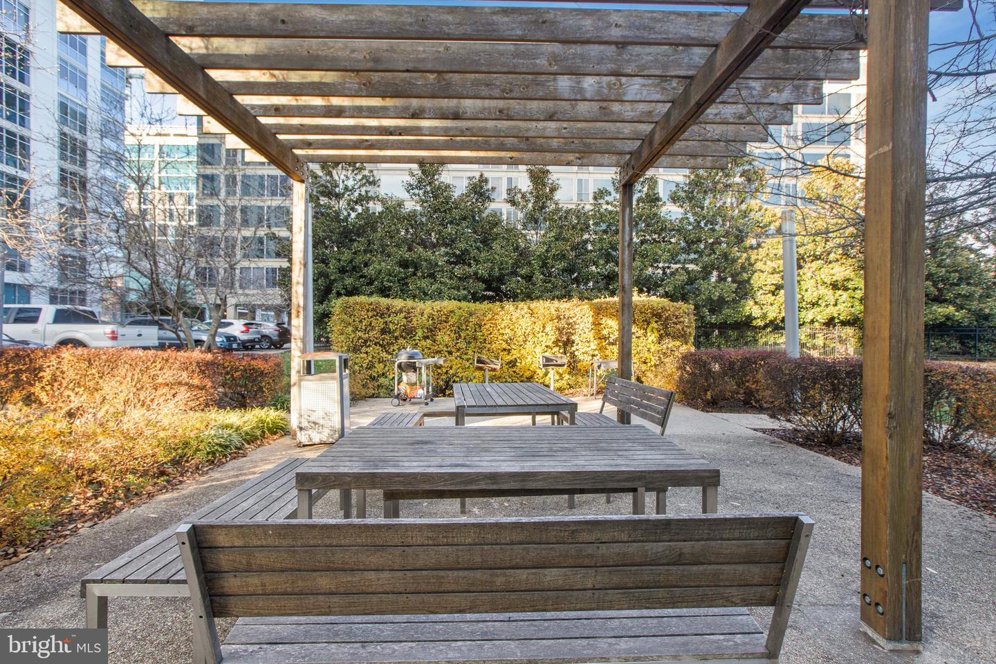 1101 3RD ST SW #104, WASHINGTON, District Of Columbia 20024, 2 Bedrooms Bedrooms, ,1 BathroomBathrooms,Residential,For sale,1101 3RD ST SW #104,DCDC2191518 MLS # DCDC2191518