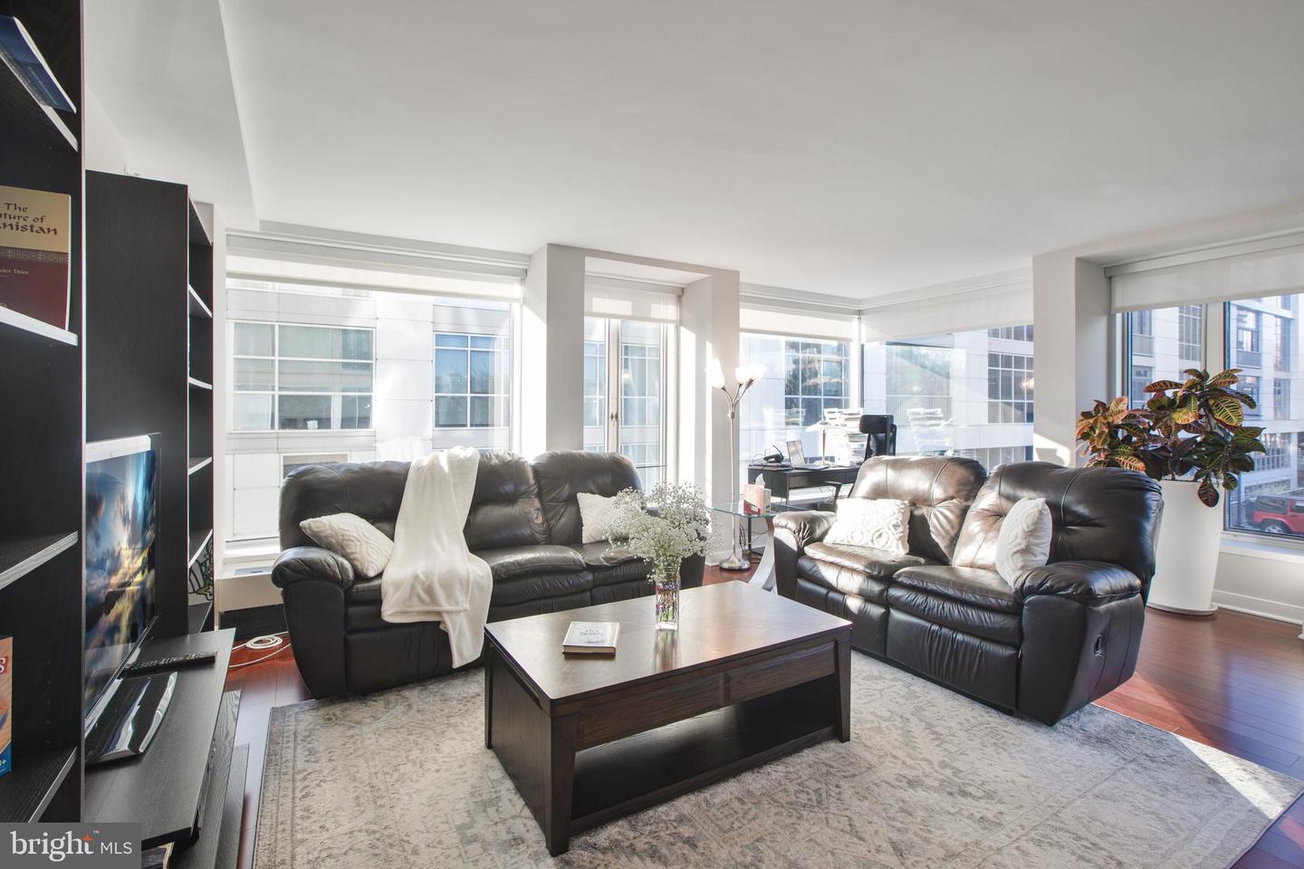 1101 3RD ST SW #104, WASHINGTON, District Of Columbia 20024, 2 Bedrooms Bedrooms, ,1 BathroomBathrooms,Residential,For sale,1101 3RD ST SW #104,DCDC2191518 MLS # DCDC2191518