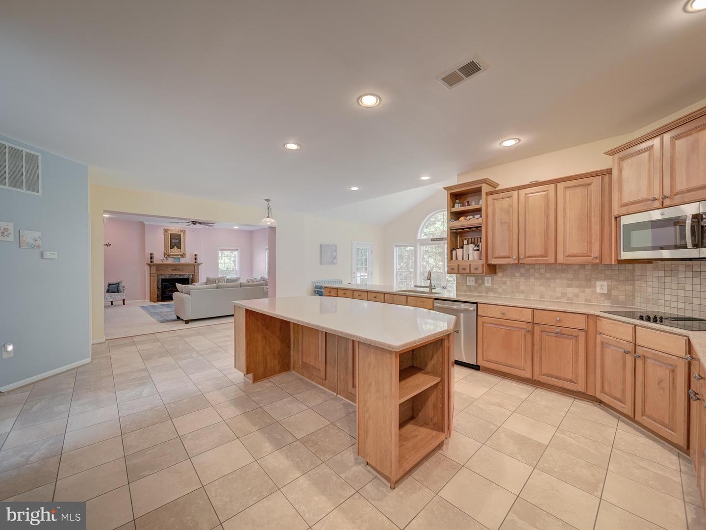 12052 PAPER BIRCH LN, GAINESVILLE, Virginia 20155, 5 Bedrooms Bedrooms, ,4 BathroomsBathrooms,Residential,For sale,12052 PAPER BIRCH LN,VAPW2091404 MLS # VAPW2091404