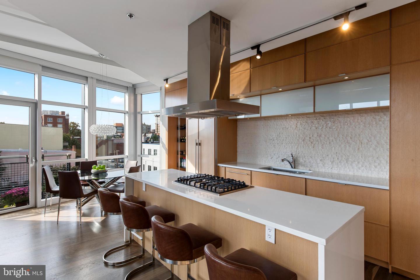 1515 15TH ST NW #422, WASHINGTON, District Of Columbia 20005, 2 Bedrooms Bedrooms, ,3 BathroomsBathrooms,Residential,For sale,1515 15TH ST NW #422,DCDC2194924 MLS # DCDC2194924