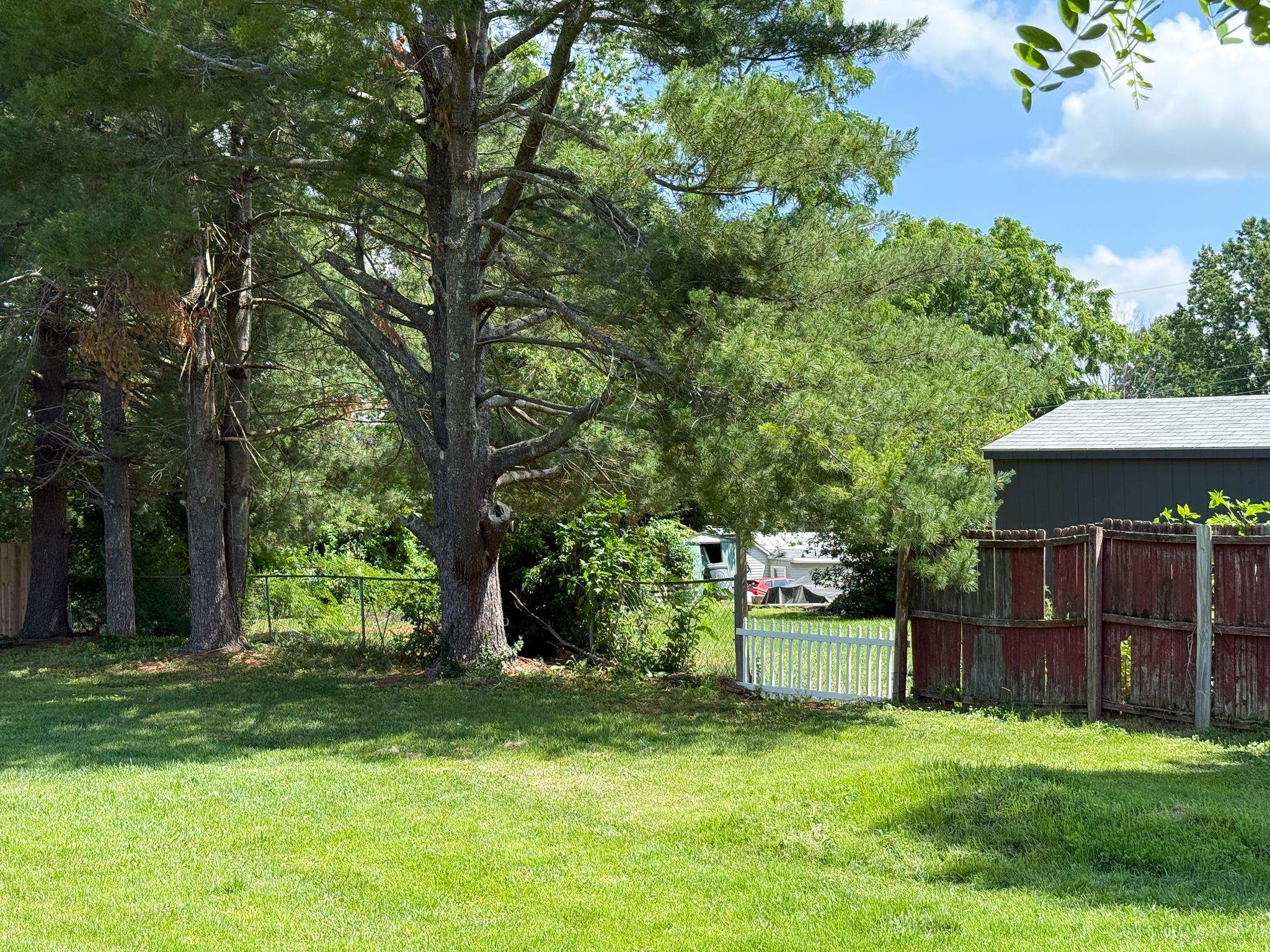 2060 RICE AVE, WAYNESBORO, Virginia 22980, 2 Bedrooms Bedrooms, ,2 BathroomsBathrooms,Residential,2060 RICE AVE,665638 MLS # 665638