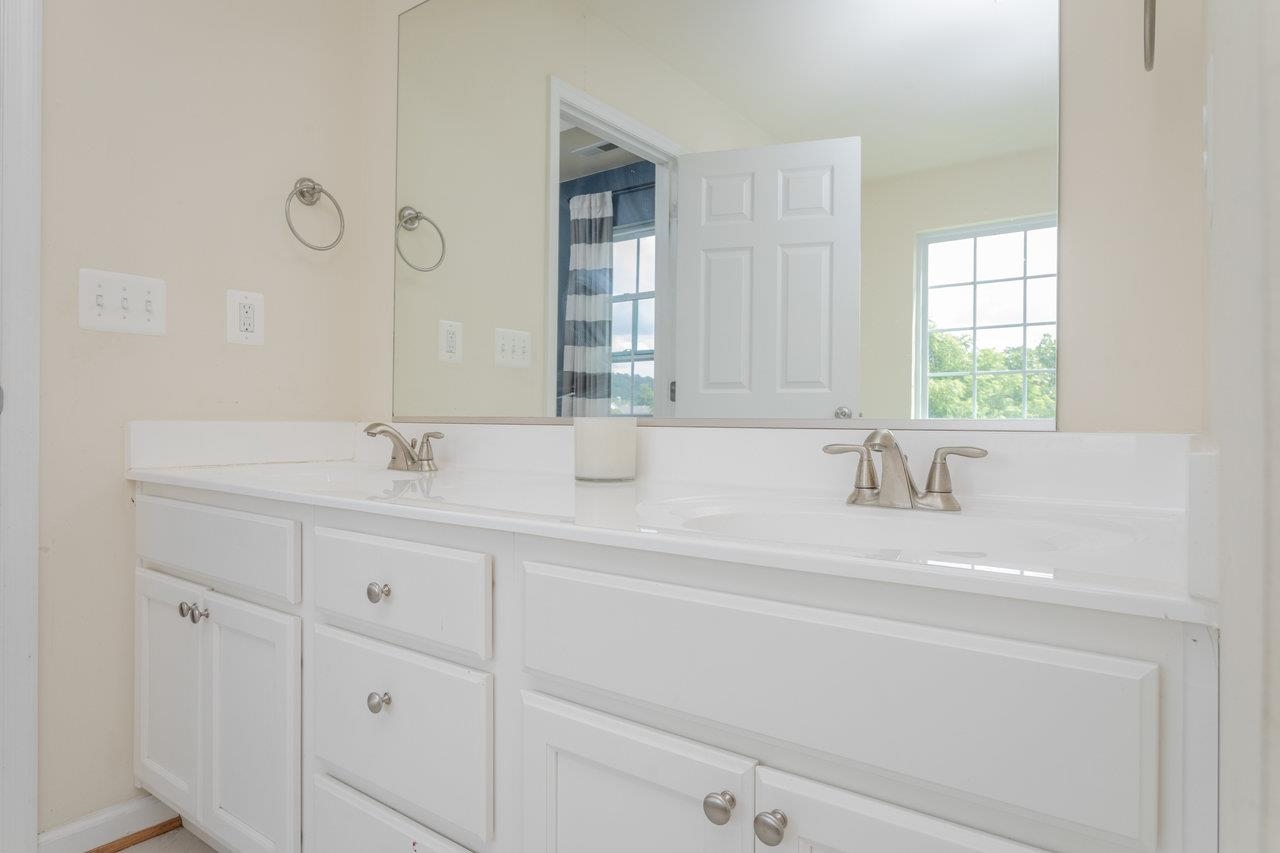 160 JILLIAN LN, PENN LAIRD, Virginia 22846, 5 Bedrooms Bedrooms, ,3 BathroomsBathrooms,Residential,160 JILLIAN LN,665643 MLS # 665643
