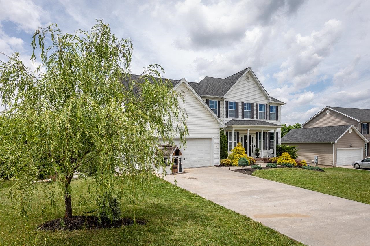 160 JILLIAN LN, PENN LAIRD, Virginia 22846, 5 Bedrooms Bedrooms, ,3 BathroomsBathrooms,Residential,160 JILLIAN LN,665643 MLS # 665643