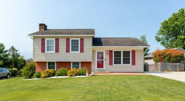 162 MORNINGSIDE DR, BROADWAY, Virginia 22815, 3 Bedrooms Bedrooms, ,1 BathroomBathrooms,Residential,162 MORNINGSIDE DR,665644 MLS # 665644