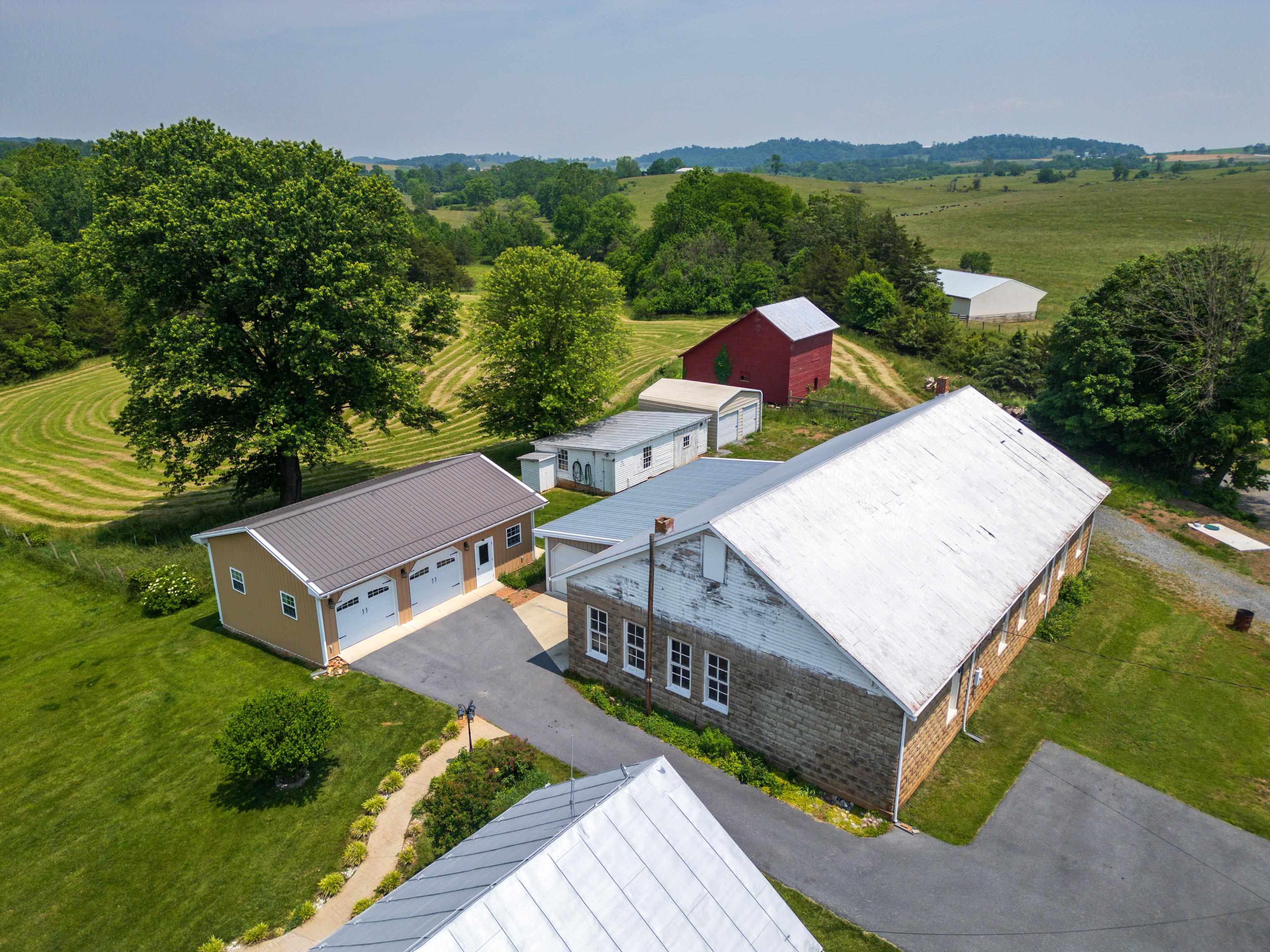 887 NATURAL CHIMNEYS RD, MOUNT SOLON, Virginia 22843, 4 Bedrooms Bedrooms, ,3 BathroomsBathrooms,Residential,887 NATURAL CHIMNEYS RD,665647 MLS # 665647