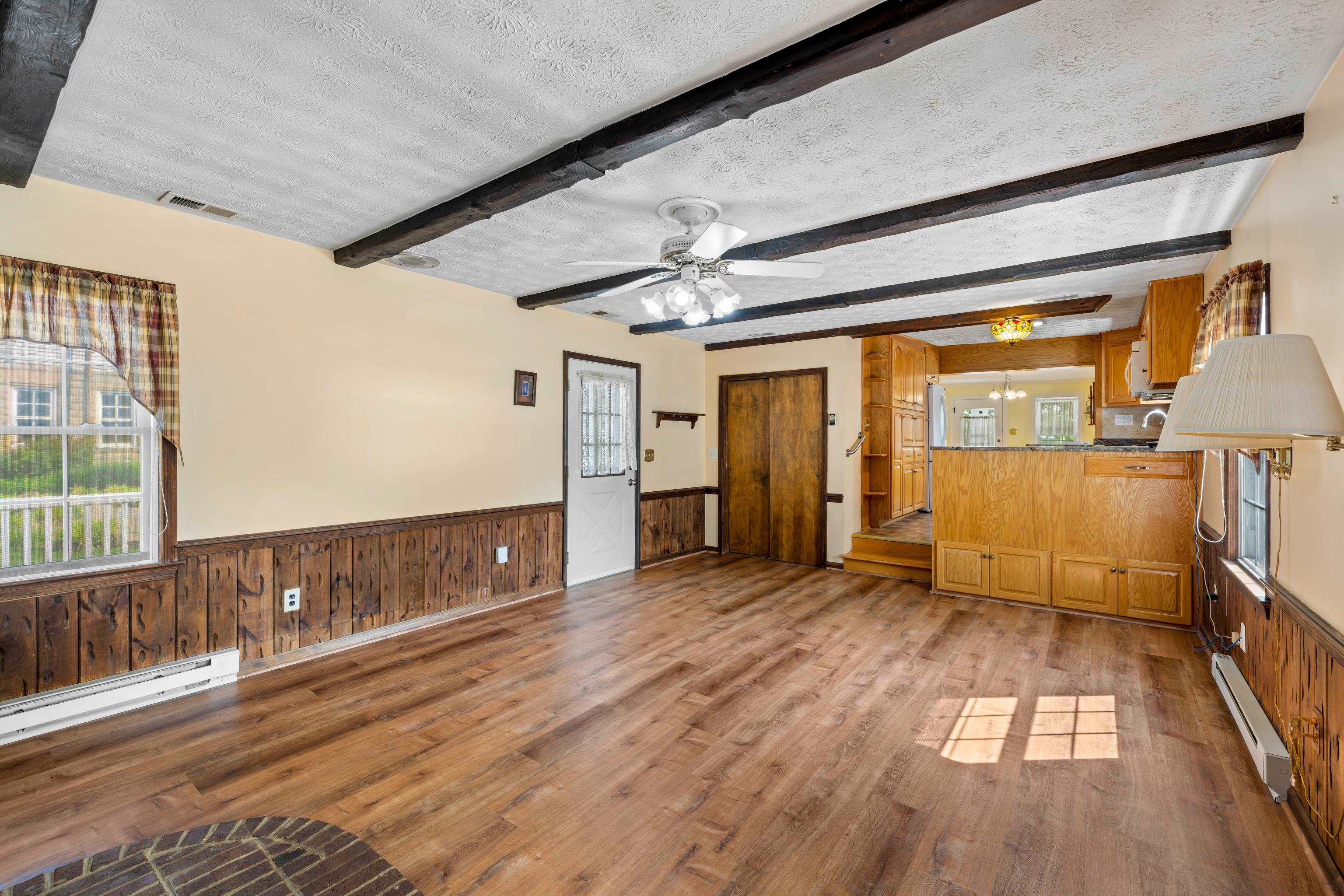 887 NATURAL CHIMNEYS RD, MOUNT SOLON, Virginia 22843, 4 Bedrooms Bedrooms, ,3 BathroomsBathrooms,Residential,887 NATURAL CHIMNEYS RD,665647 MLS # 665647