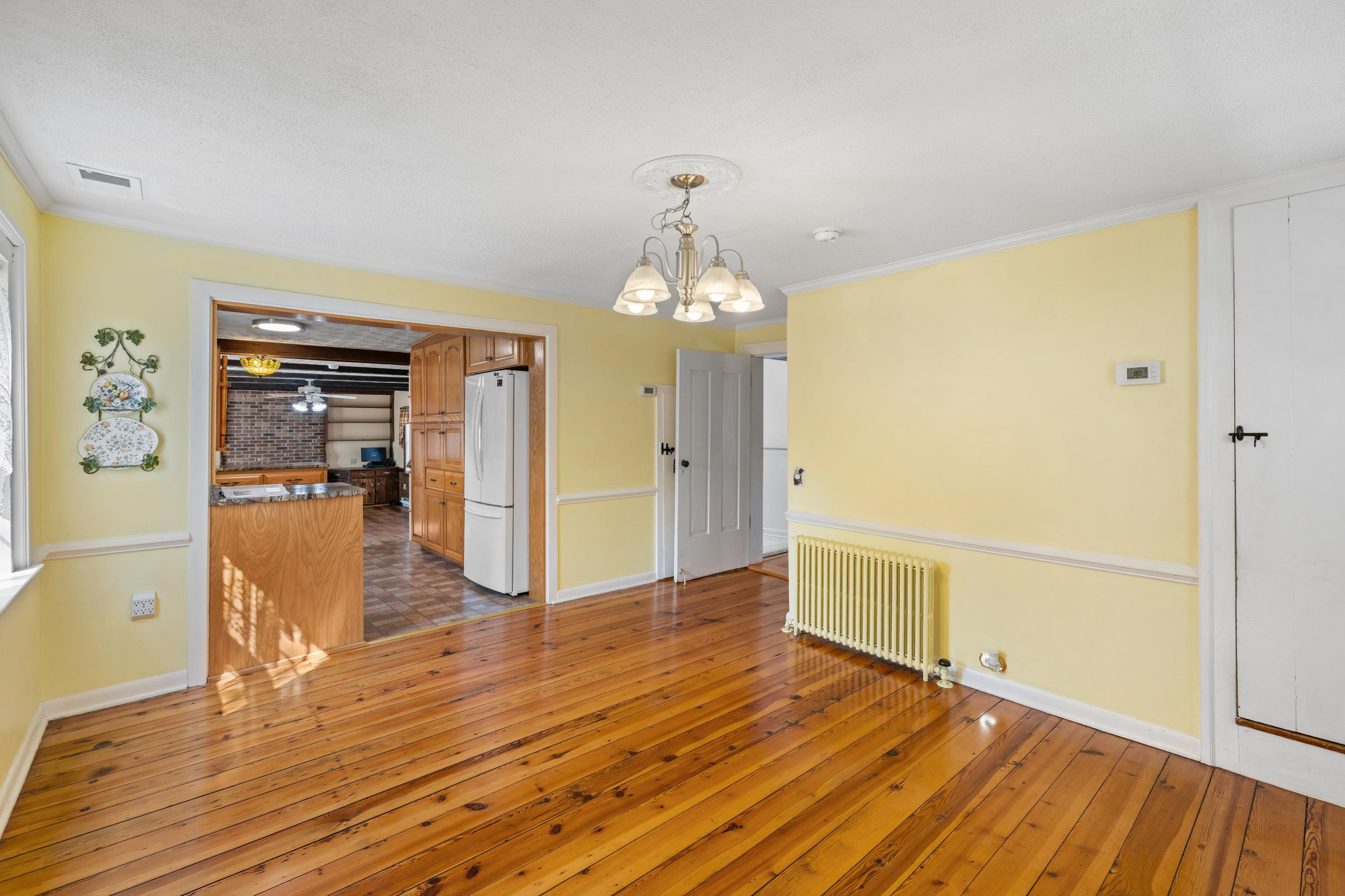 887 NATURAL CHIMNEYS RD, MOUNT SOLON, Virginia 22843, 4 Bedrooms Bedrooms, ,3 BathroomsBathrooms,Residential,887 NATURAL CHIMNEYS RD,665647 MLS # 665647