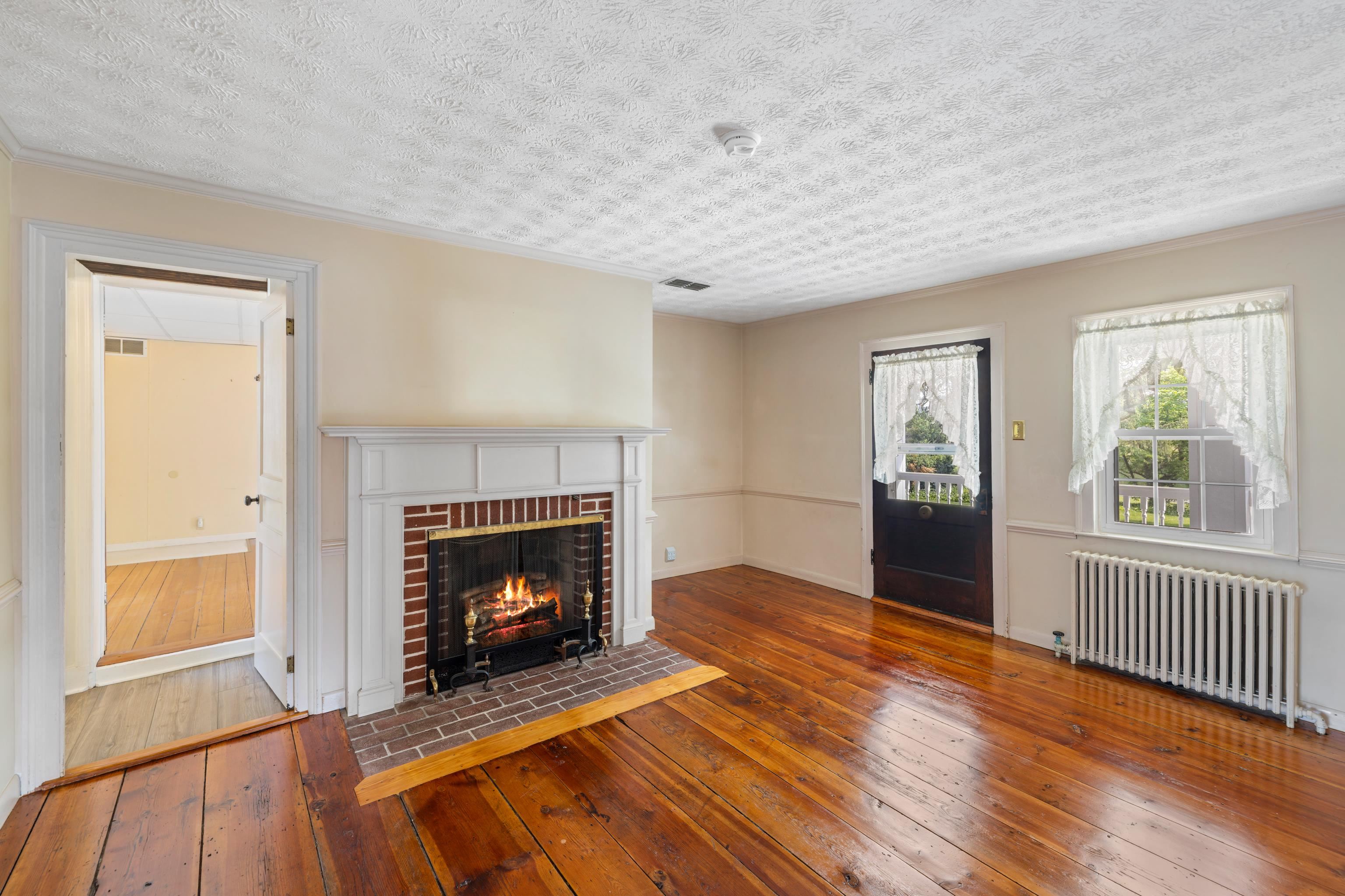 887 NATURAL CHIMNEYS RD, MOUNT SOLON, Virginia 22843, 4 Bedrooms Bedrooms, ,3 BathroomsBathrooms,Residential,887 NATURAL CHIMNEYS RD,665647 MLS # 665647