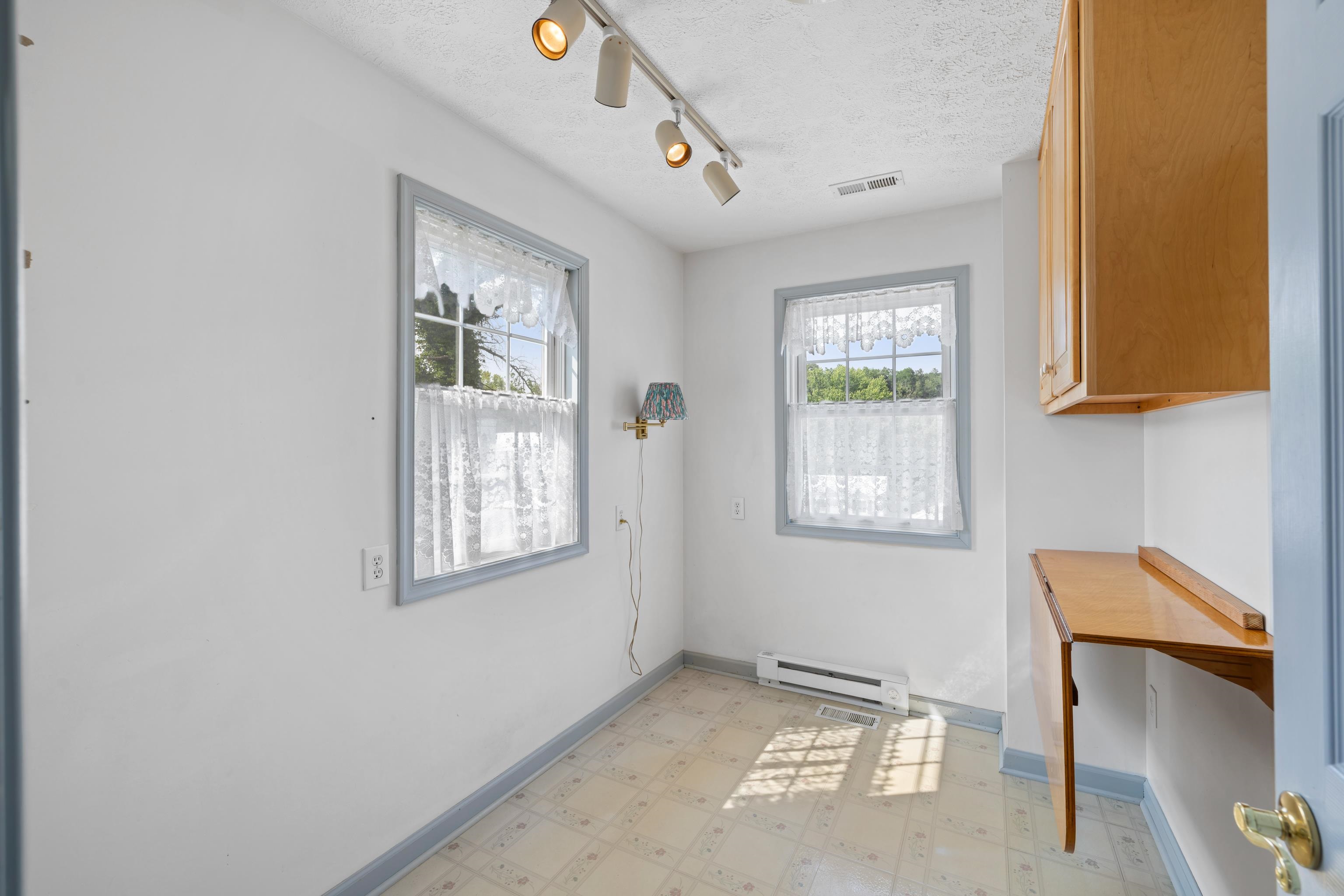 887 NATURAL CHIMNEYS RD, MOUNT SOLON, Virginia 22843, 4 Bedrooms Bedrooms, ,3 BathroomsBathrooms,Residential,887 NATURAL CHIMNEYS RD,665647 MLS # 665647