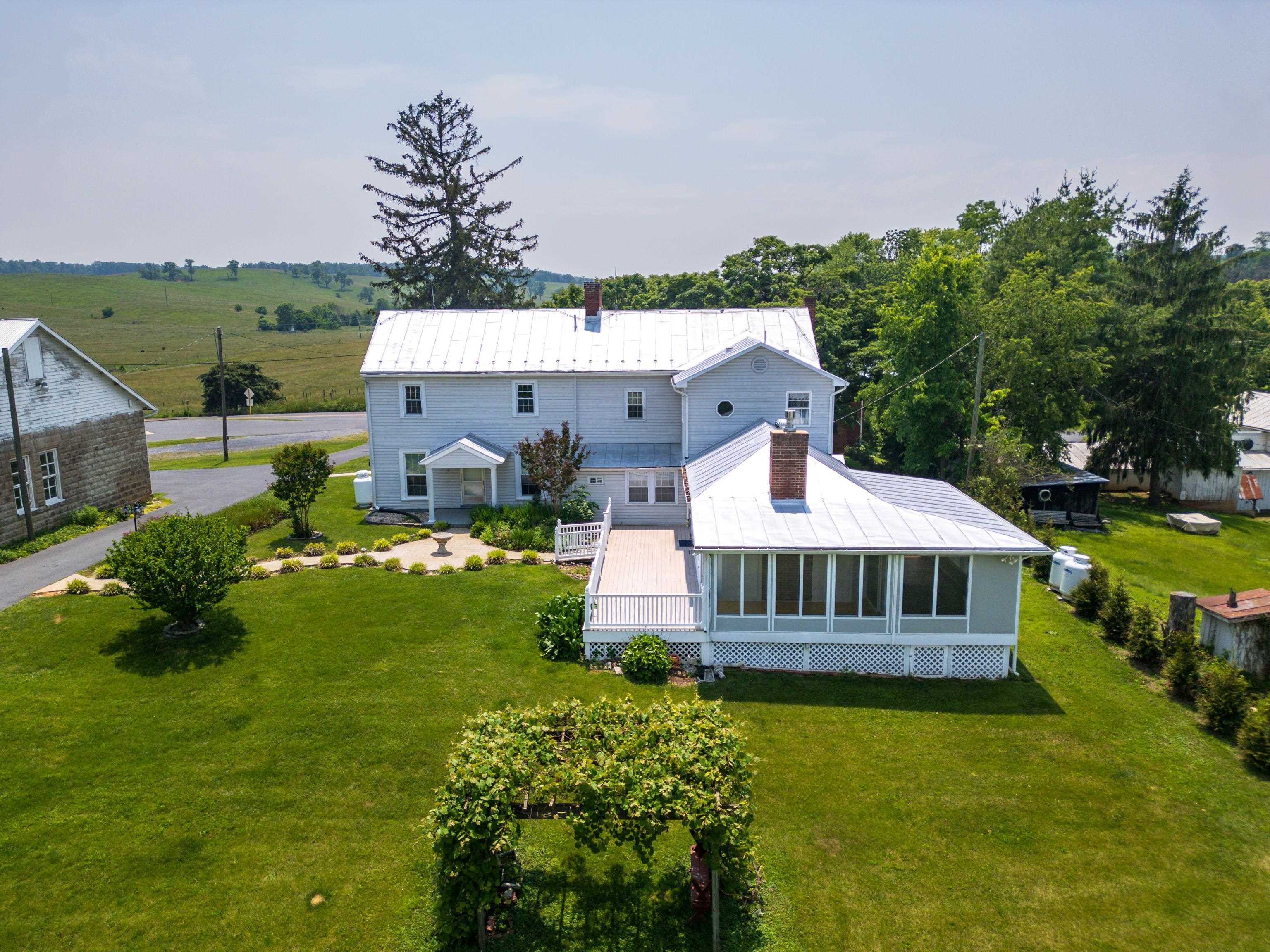 887 NATURAL CHIMNEYS RD, MOUNT SOLON, Virginia 22843, 4 Bedrooms Bedrooms, ,3 BathroomsBathrooms,Residential,887 NATURAL CHIMNEYS RD,665647 MLS # 665647