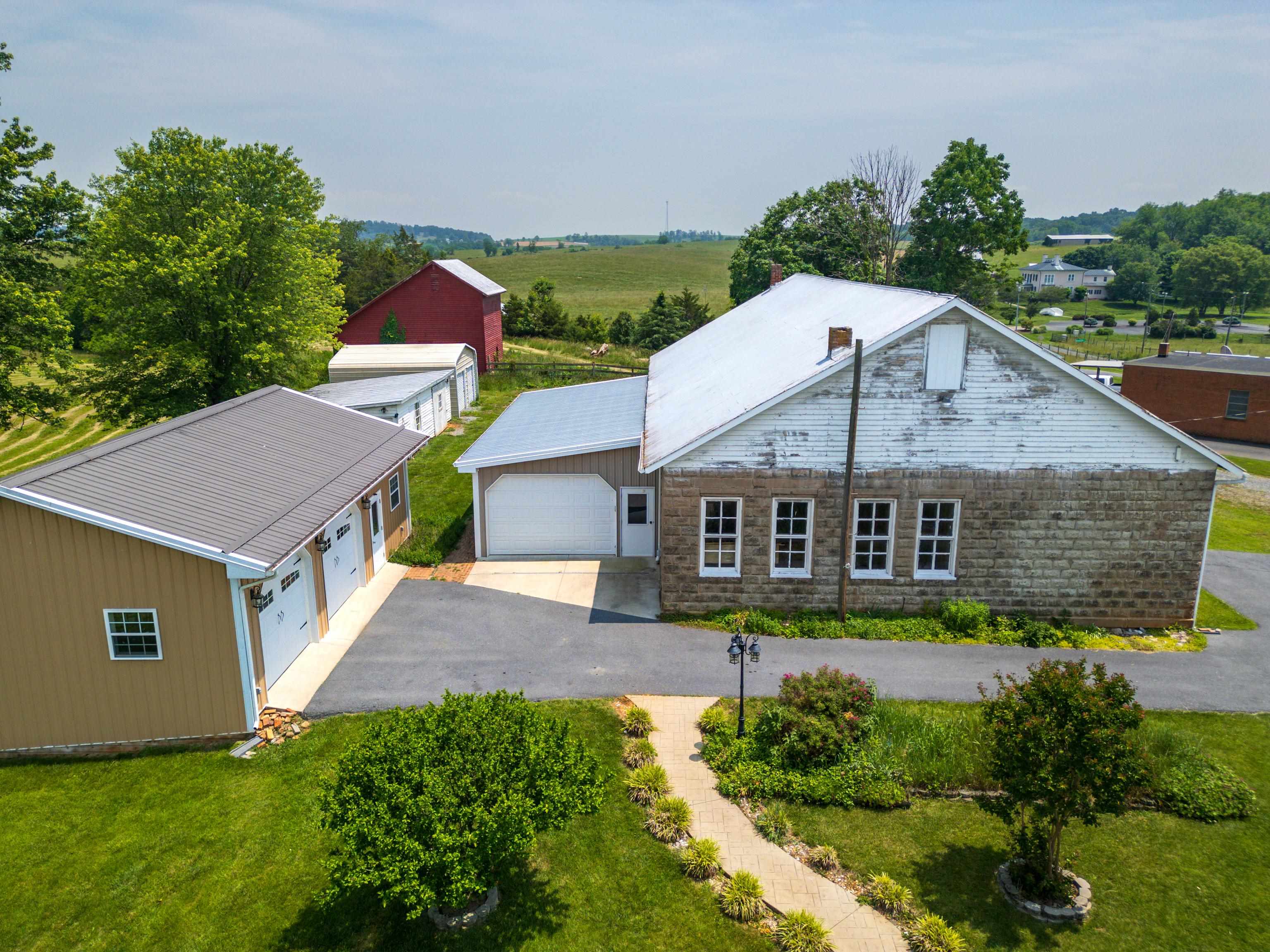 887 NATURAL CHIMNEYS RD, MOUNT SOLON, Virginia 22843, 4 Bedrooms Bedrooms, ,3 BathroomsBathrooms,Residential,887 NATURAL CHIMNEYS RD,665647 MLS # 665647