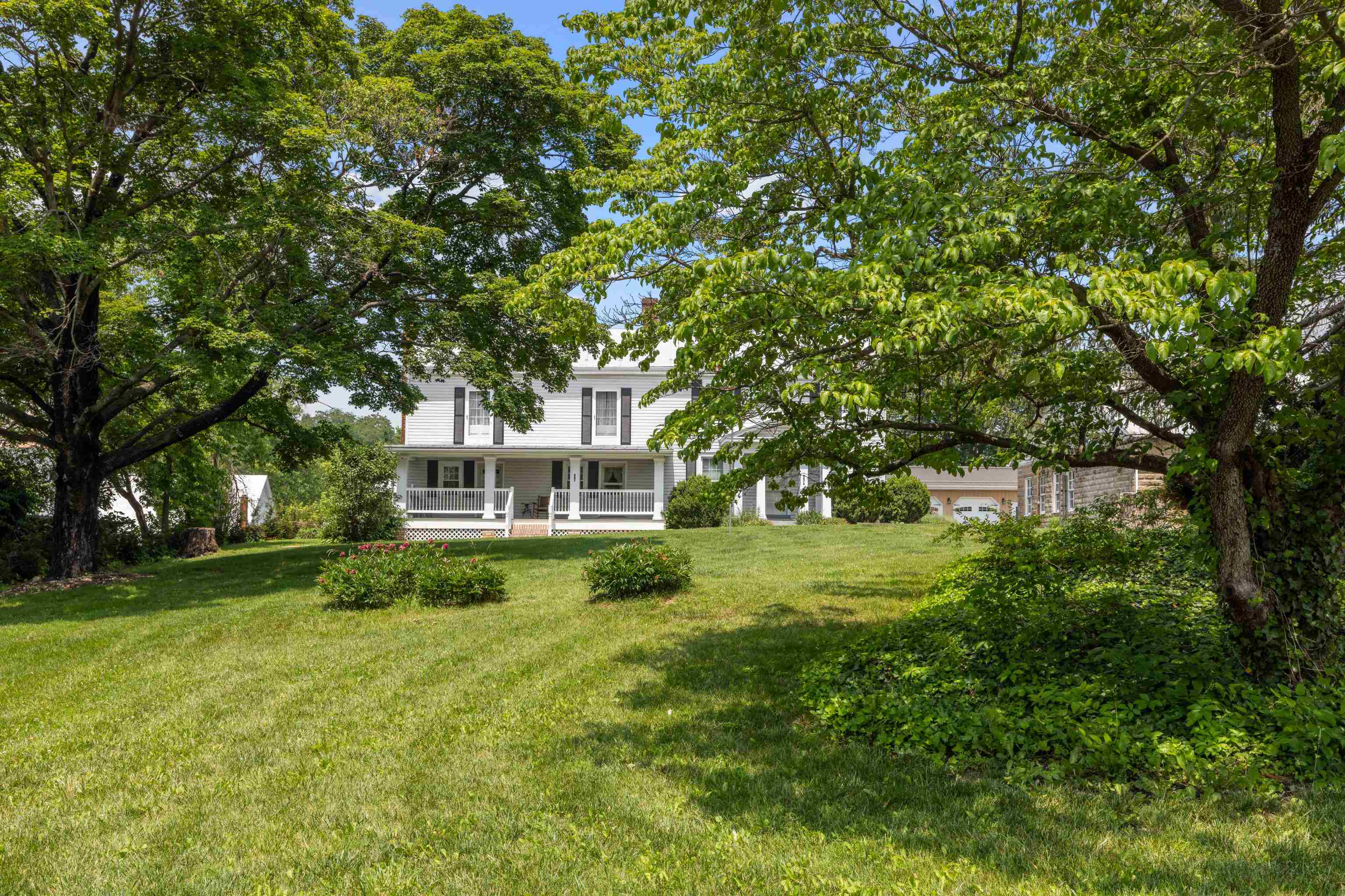 887 NATURAL CHIMNEYS RD, MOUNT SOLON, Virginia 22843, 4 Bedrooms Bedrooms, ,3 BathroomsBathrooms,Residential,887 NATURAL CHIMNEYS RD,665647 MLS # 665647