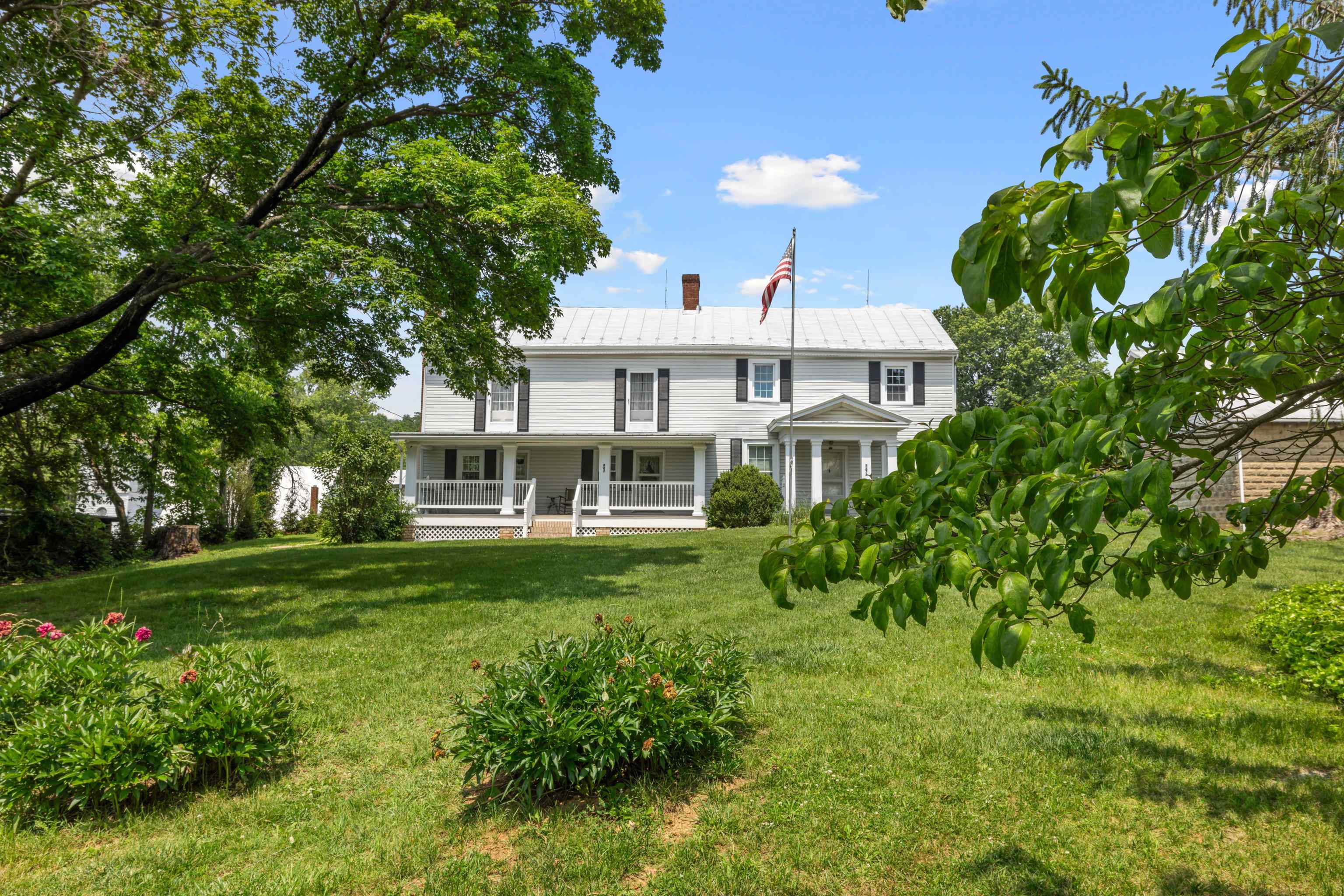 887 NATURAL CHIMNEYS RD, MOUNT SOLON, Virginia 22843, 4 Bedrooms Bedrooms, ,3 BathroomsBathrooms,Residential,887 NATURAL CHIMNEYS RD,665647 MLS # 665647