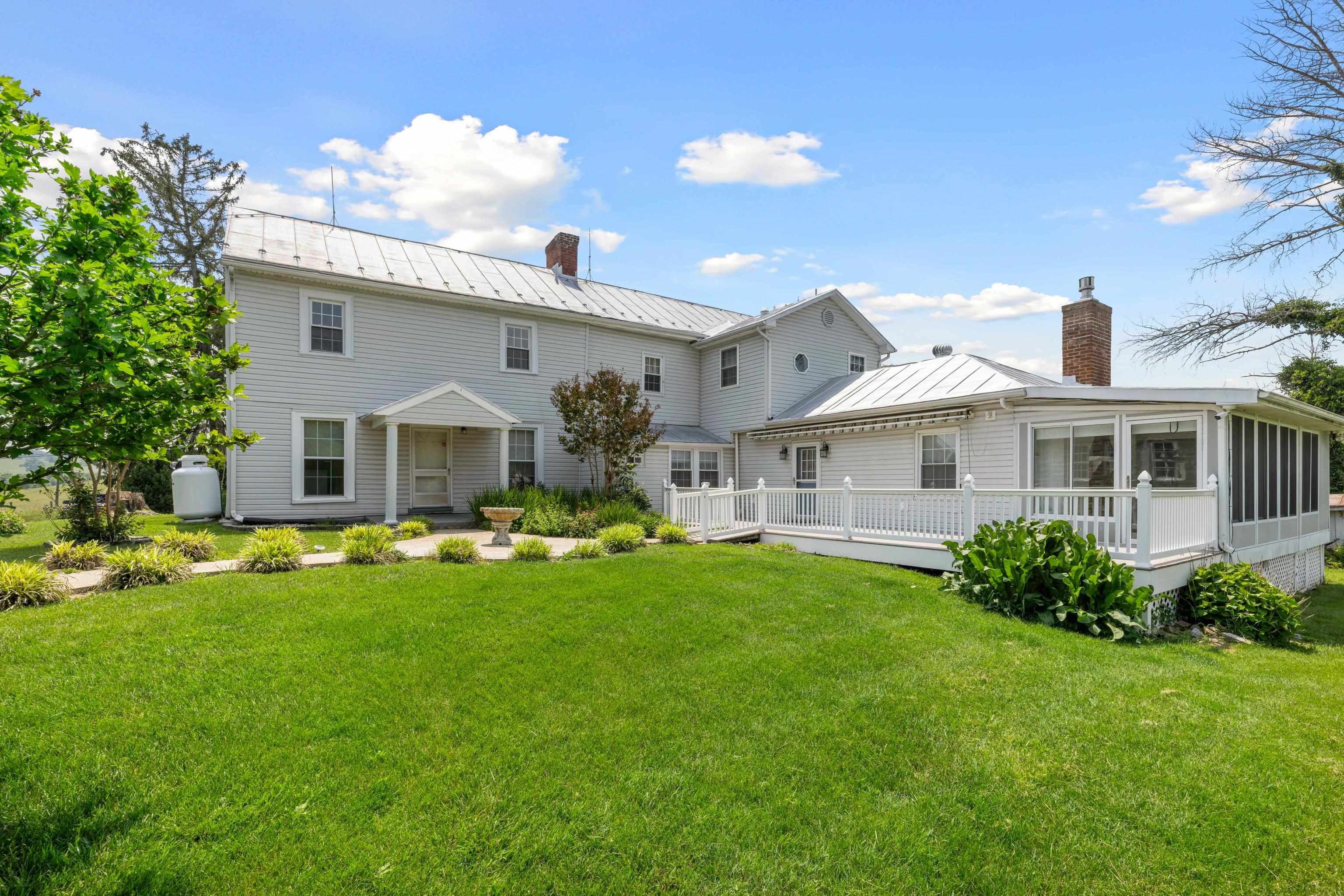 887 NATURAL CHIMNEYS RD, MOUNT SOLON, Virginia 22843, 4 Bedrooms Bedrooms, ,3 BathroomsBathrooms,Residential,887 NATURAL CHIMNEYS RD,665647 MLS # 665647
