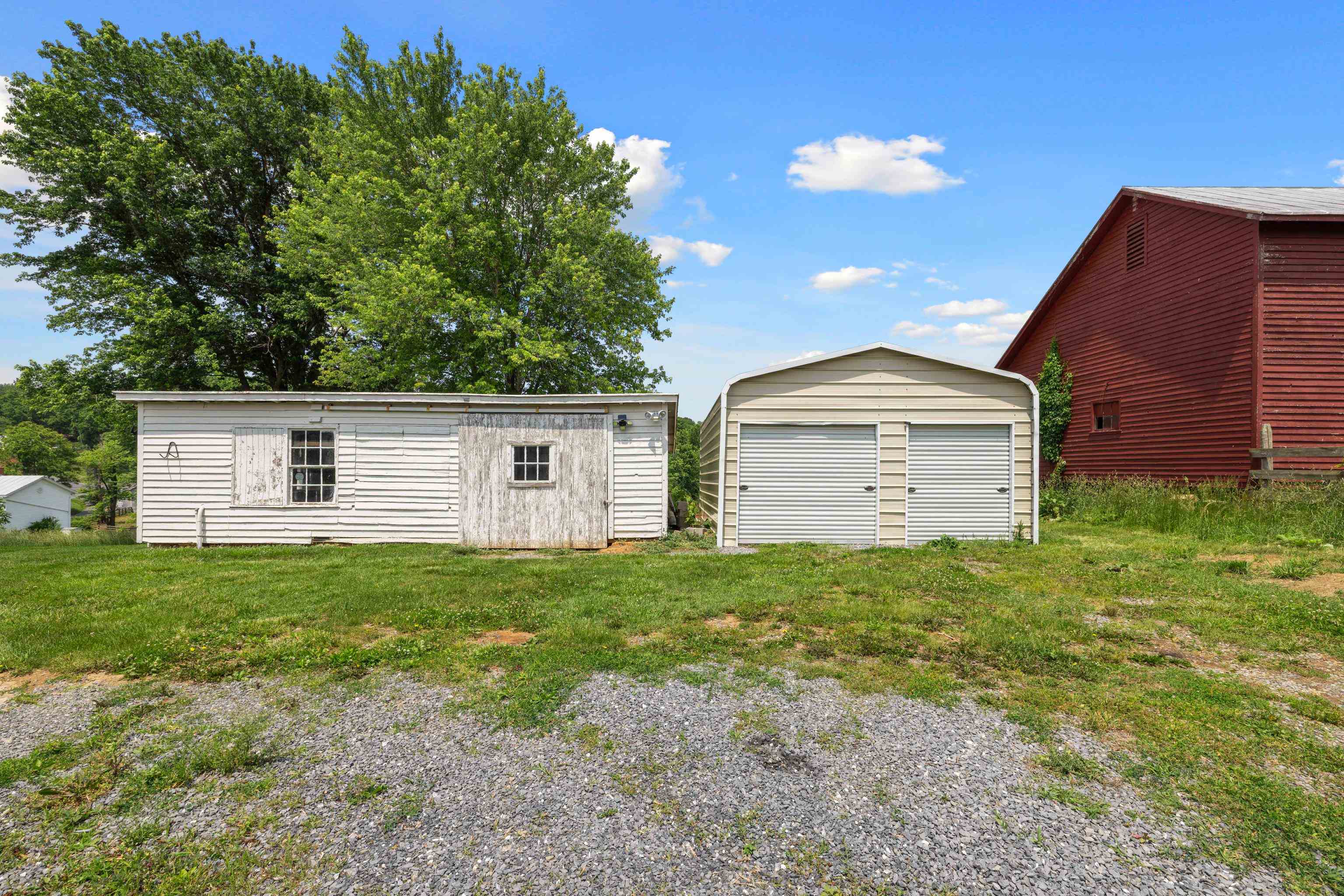 887 NATURAL CHIMNEYS RD, MOUNT SOLON, Virginia 22843, 4 Bedrooms Bedrooms, ,3 BathroomsBathrooms,Residential,887 NATURAL CHIMNEYS RD,665647 MLS # 665647