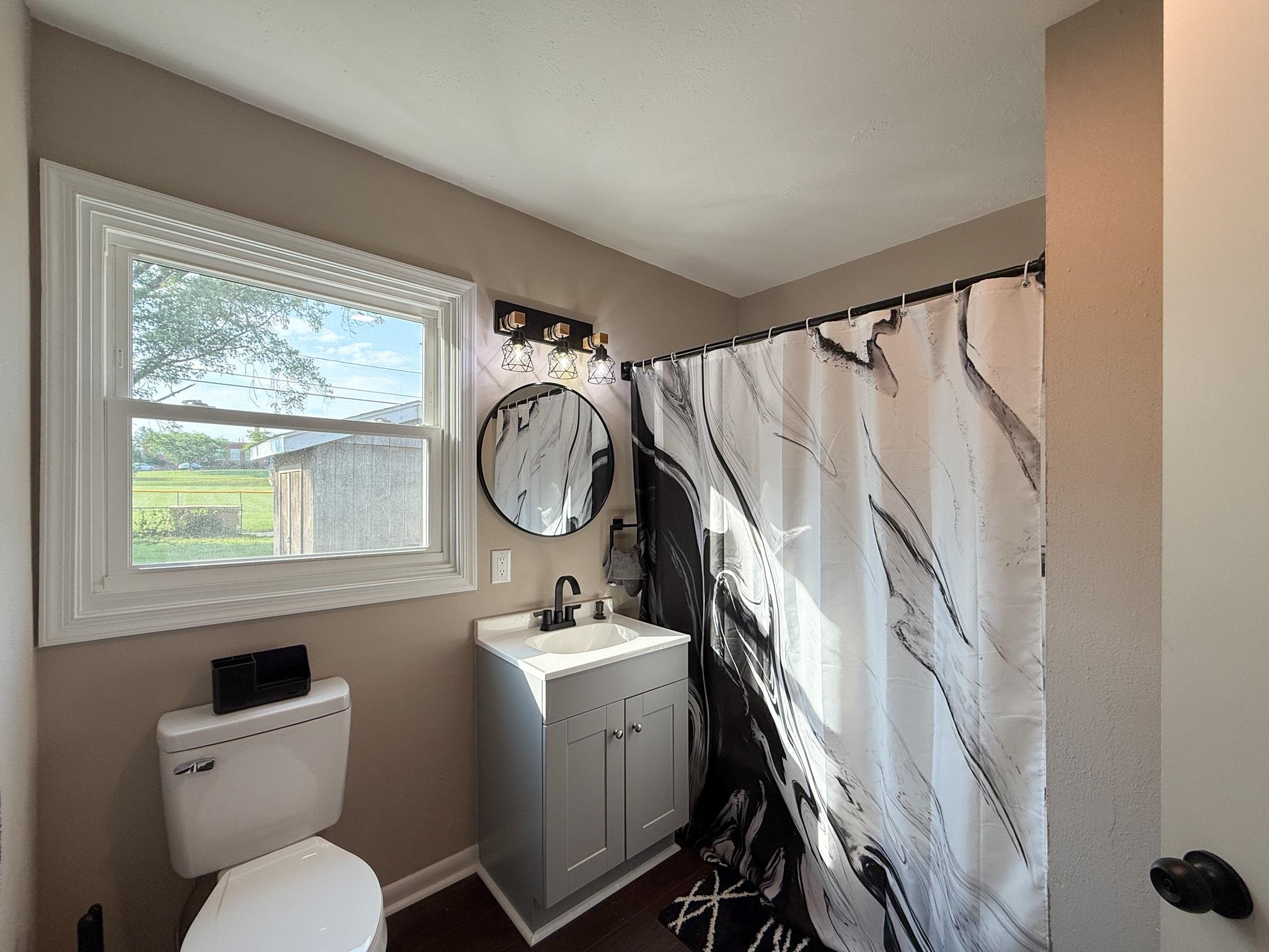 405 LOUDOUN AVE, WAYNESBORO, Virginia 22980, 3 Bedrooms Bedrooms, ,1 BathroomBathrooms,Residential,405 LOUDOUN AVE,665654 MLS # 665654