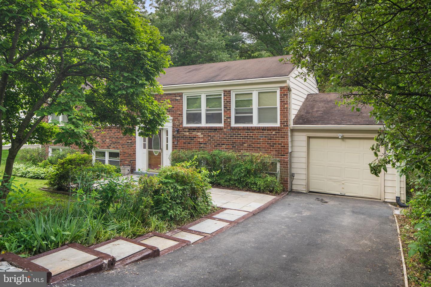 1806 CRANBERRY LN, RESTON, Virginia 20191, 4 Bedrooms Bedrooms, ,3 BathroomsBathrooms,Residential,For sale,1806 CRANBERRY LN,VAFX2238020 MLS # VAFX2238020