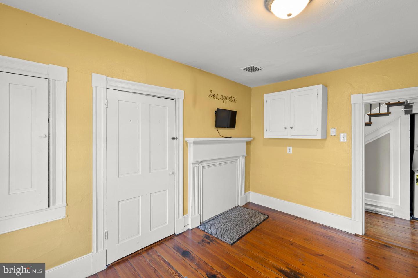 201 CAPON ST, STRASBURG, Virginia 22657, 4 Bedrooms Bedrooms, 10 Rooms Rooms,2 BathroomsBathrooms,Residential,For sale,201 CAPON ST,VASH2011322 MLS # VASH2011322