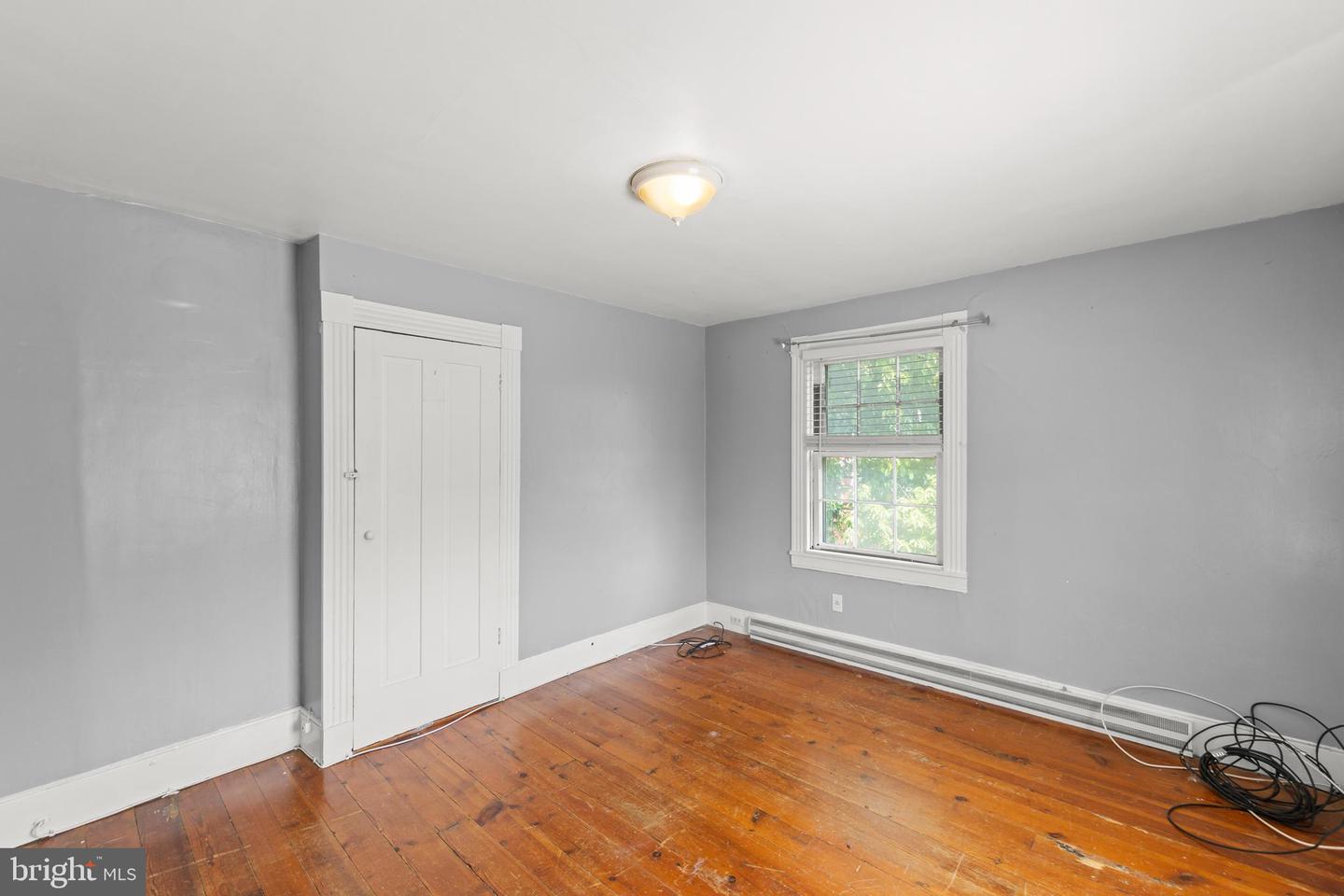201 CAPON ST, STRASBURG, Virginia 22657, 4 Bedrooms Bedrooms, 10 Rooms Rooms,2 BathroomsBathrooms,Residential,For sale,201 CAPON ST,VASH2011322 MLS # VASH2011322
