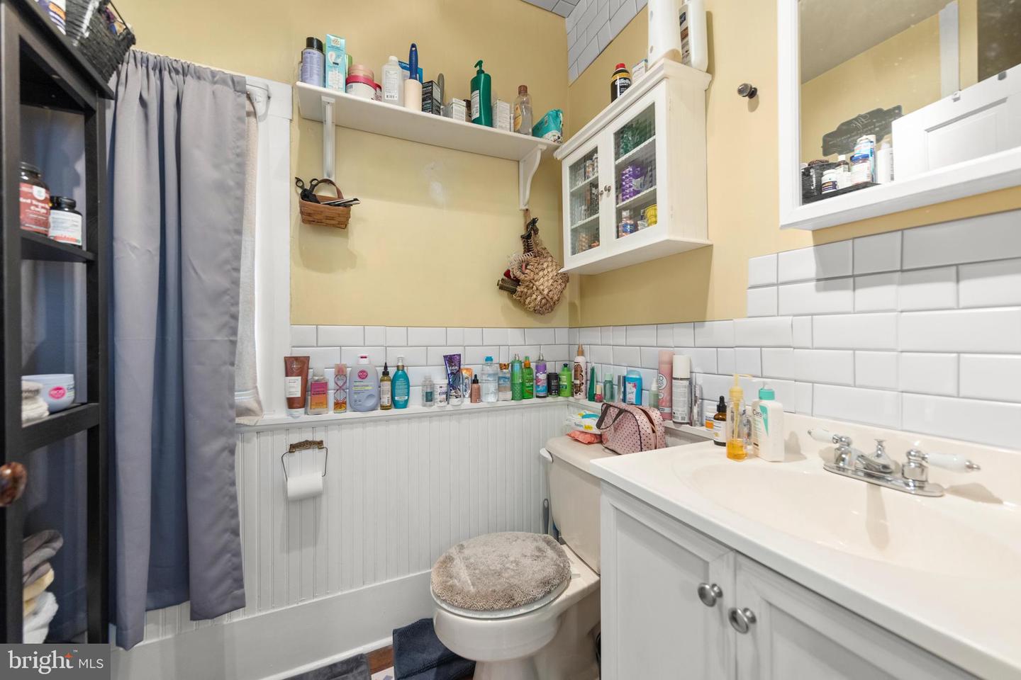201 CAPON ST, STRASBURG, Virginia 22657, 4 Bedrooms Bedrooms, 10 Rooms Rooms,2 BathroomsBathrooms,Residential,For sale,201 CAPON ST,VASH2011322 MLS # VASH2011322
