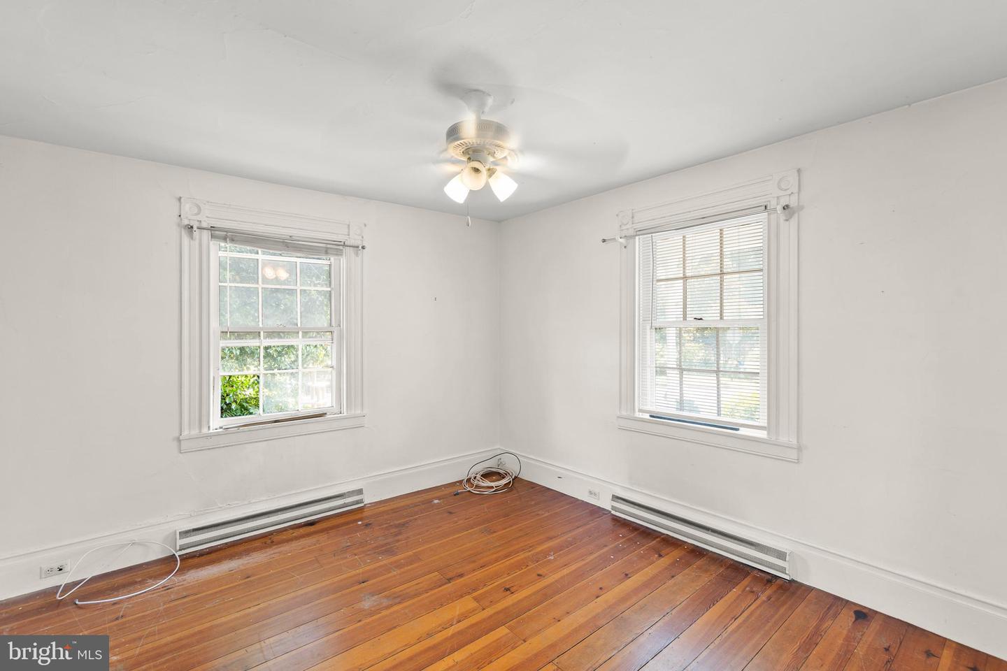 201 CAPON ST, STRASBURG, Virginia 22657, 4 Bedrooms Bedrooms, 10 Rooms Rooms,2 BathroomsBathrooms,Residential,For sale,201 CAPON ST,VASH2011322 MLS # VASH2011322
