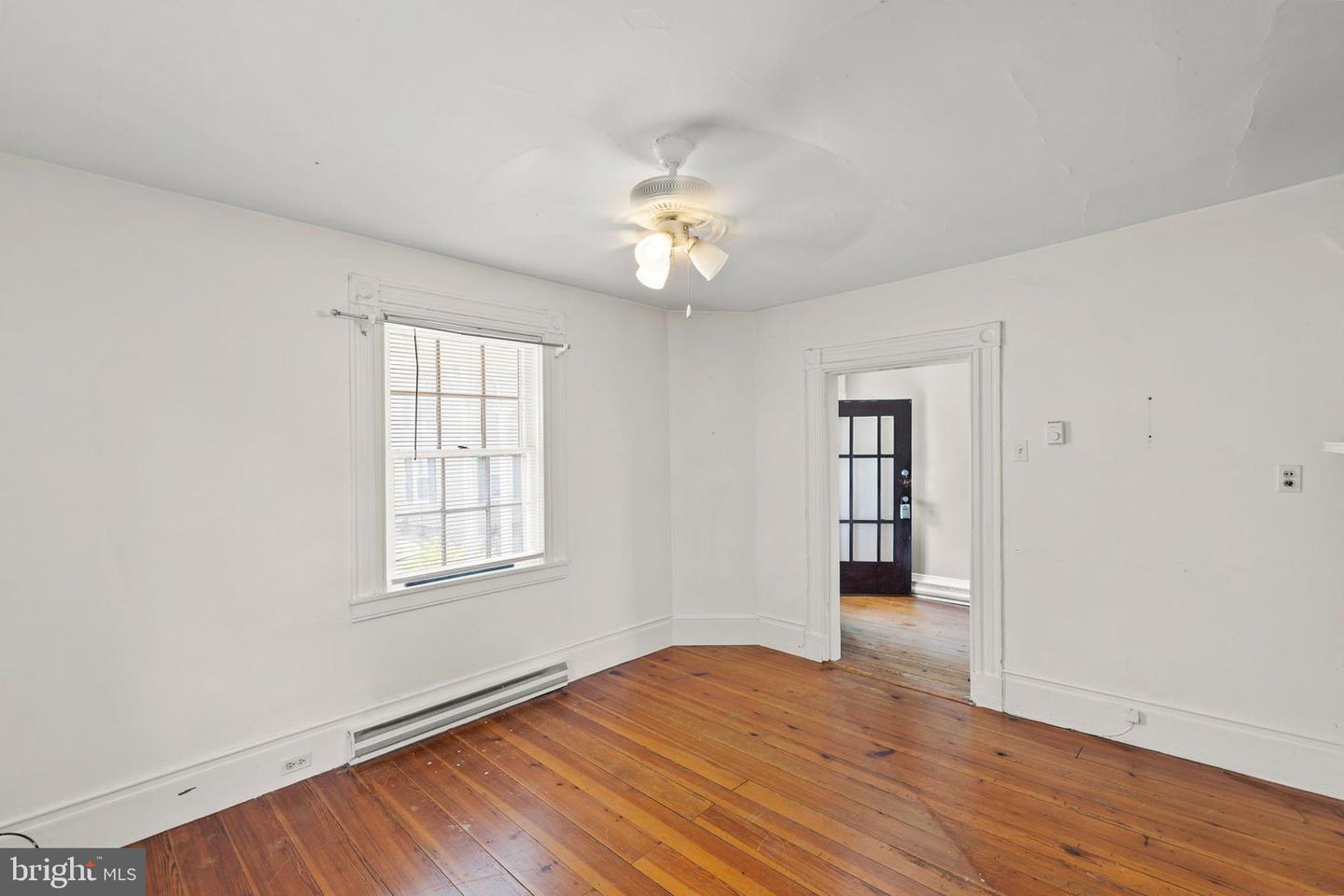201 CAPON ST, STRASBURG, Virginia 22657, 4 Bedrooms Bedrooms, 10 Rooms Rooms,2 BathroomsBathrooms,Residential,For sale,201 CAPON ST,VASH2011322 MLS # VASH2011322